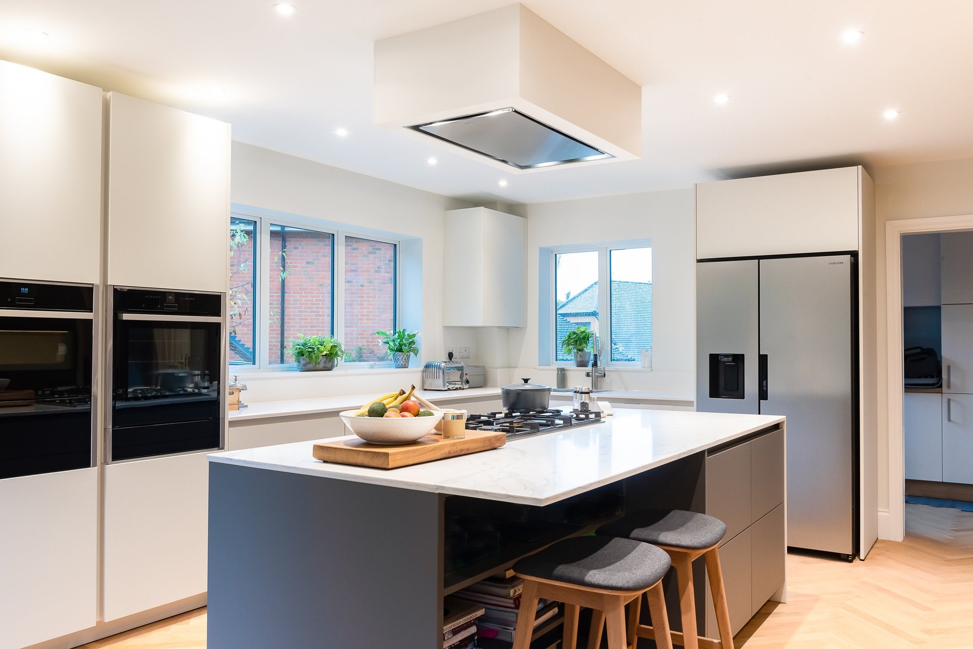 black and white bed linen