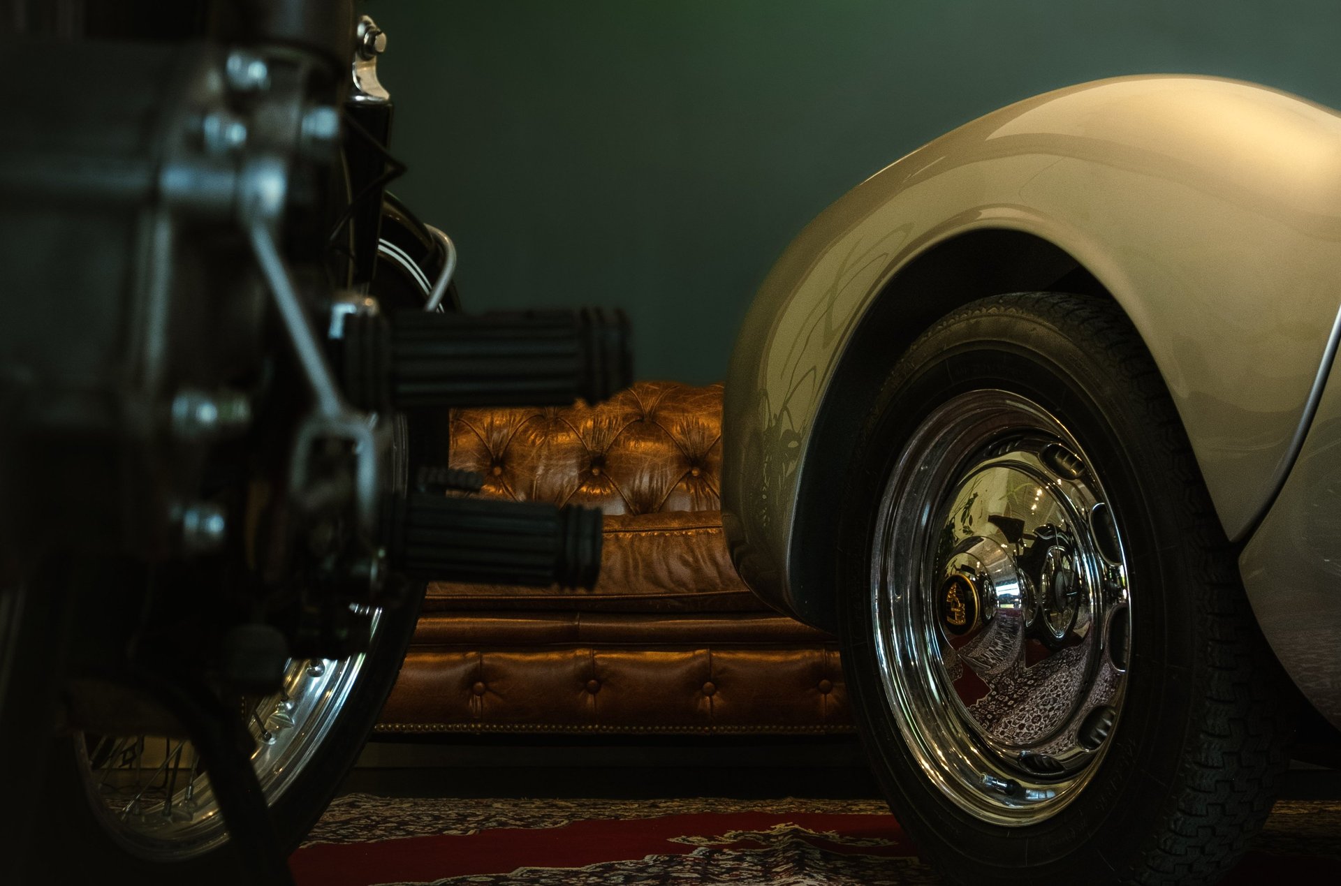 black and white bed linen