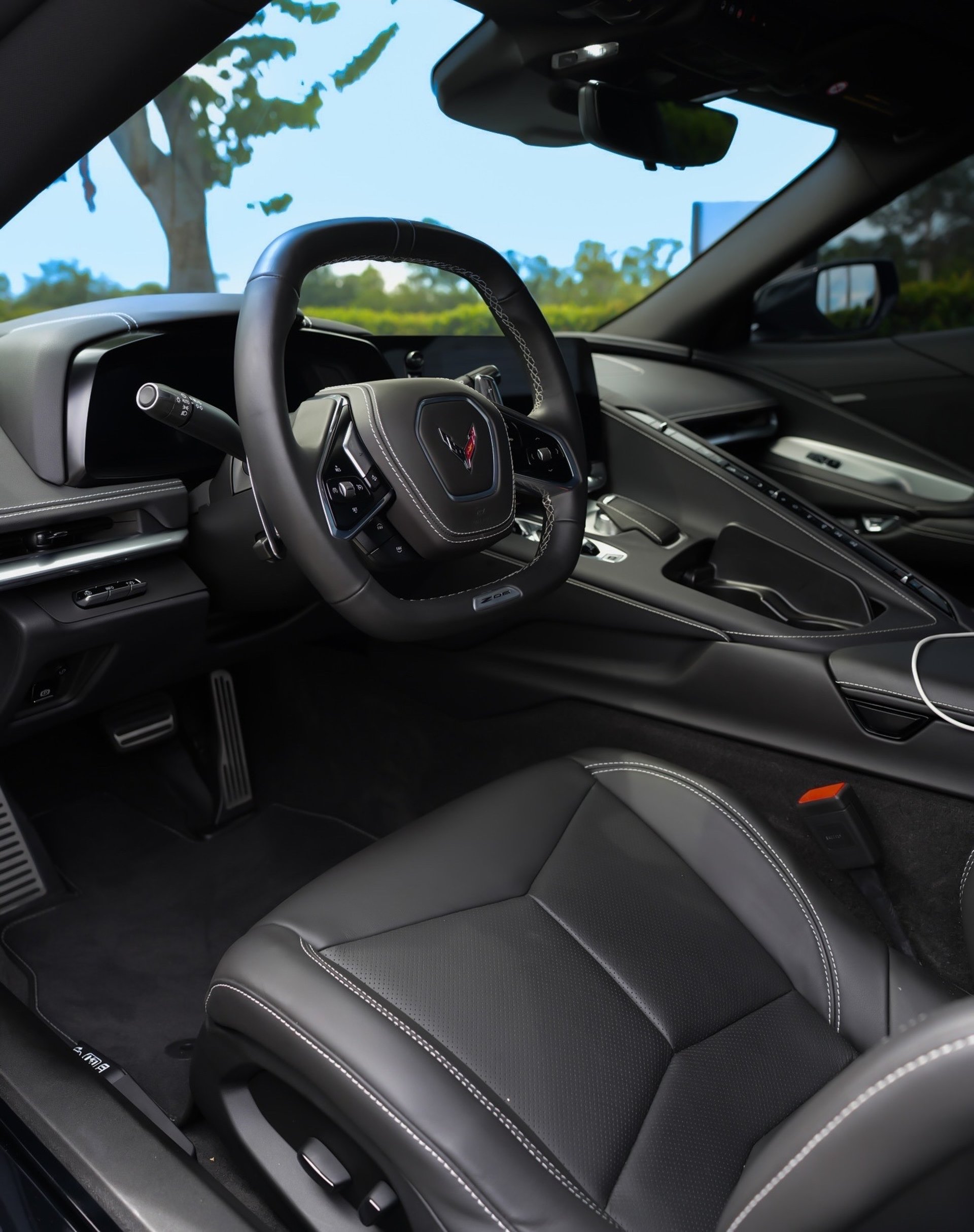 black and red steering wheel