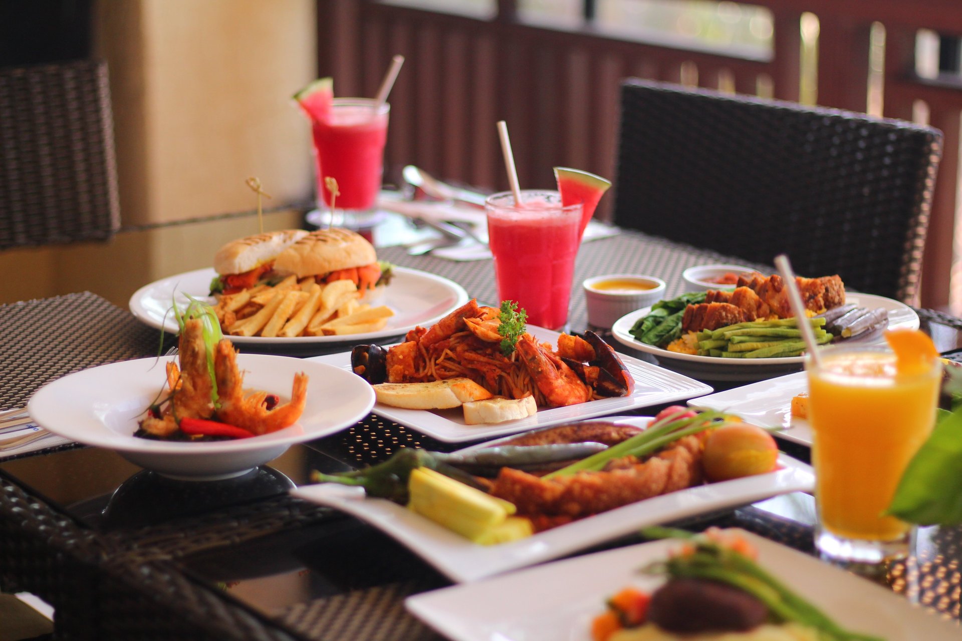 gray computer monitor