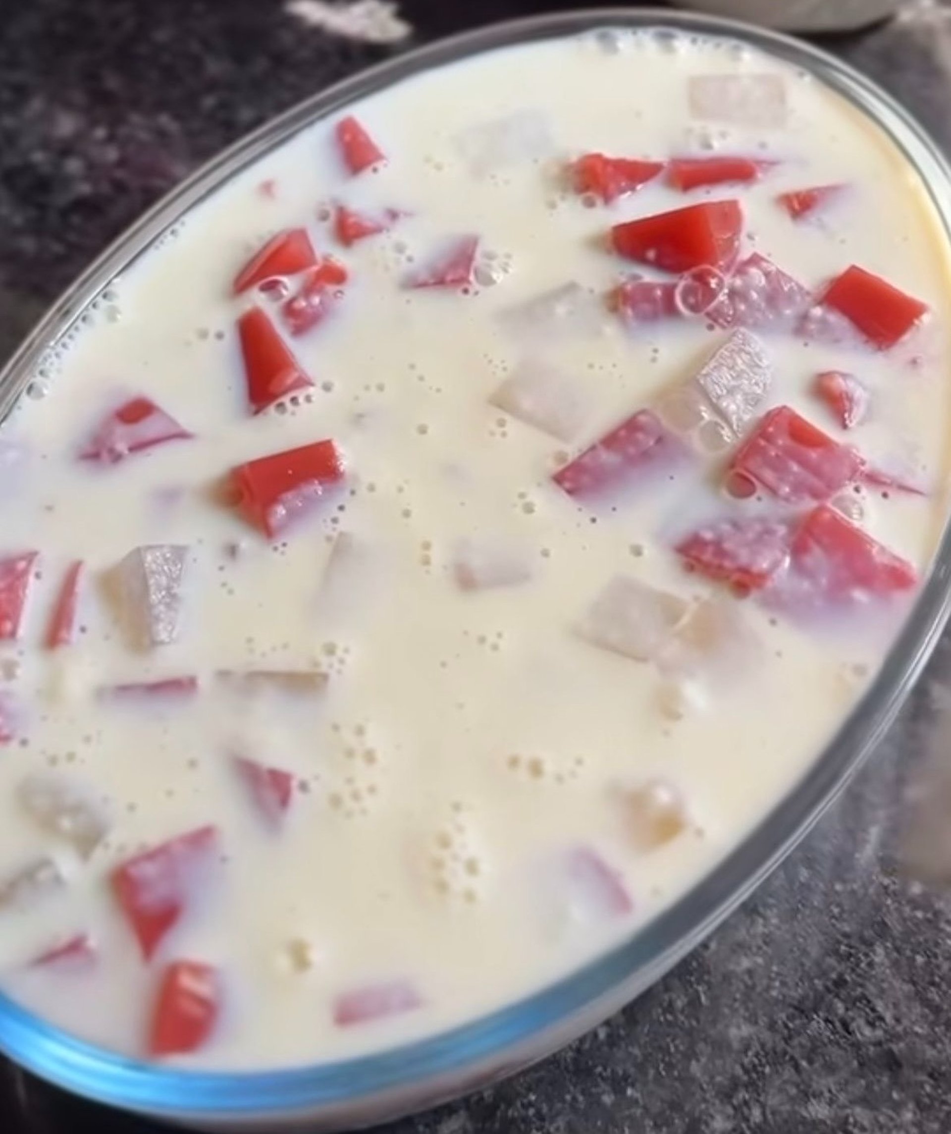 Tender with strawberry pudding
