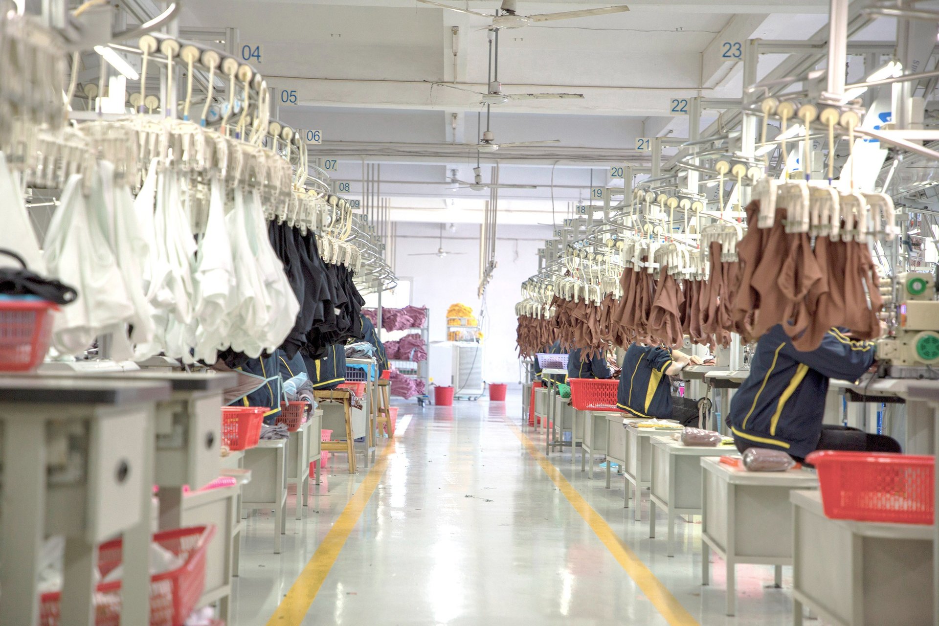 photo of assorted-color thread spool lot