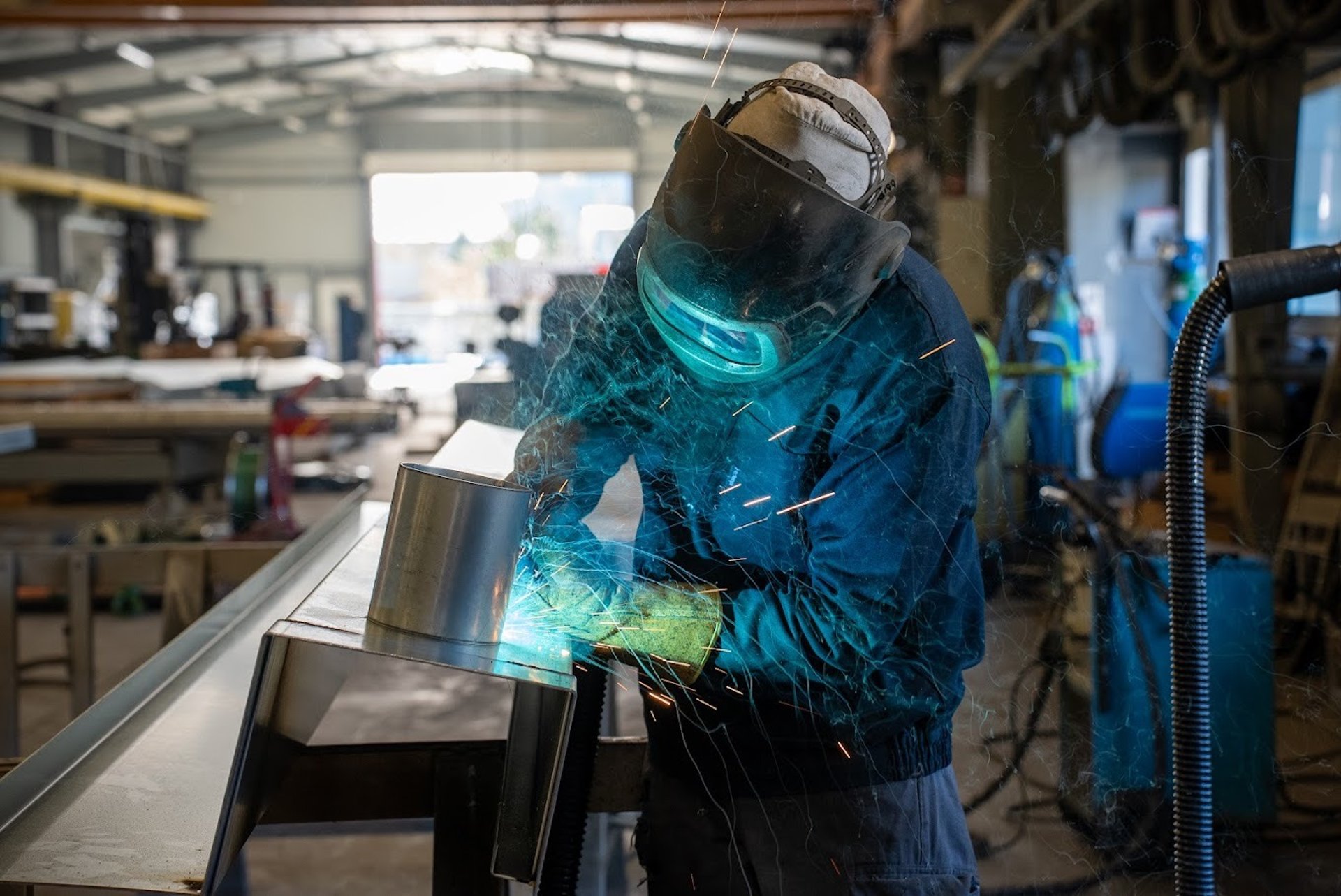 black and white bed linen