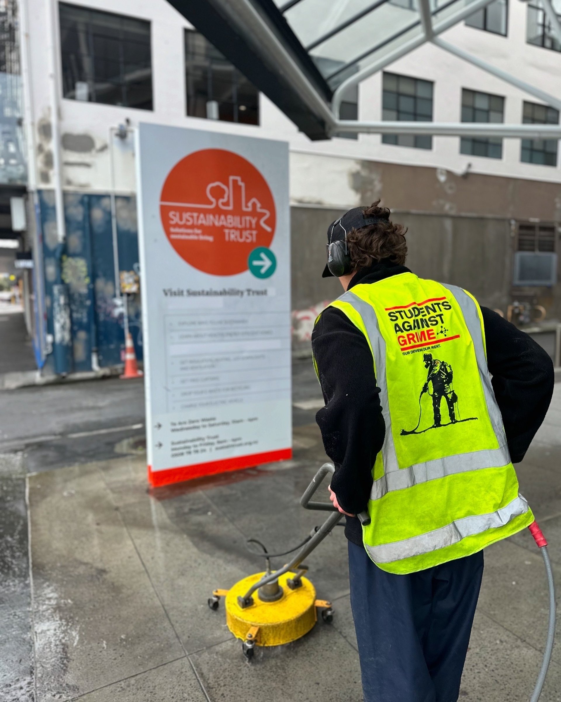 black and brown leather padded tub sofa