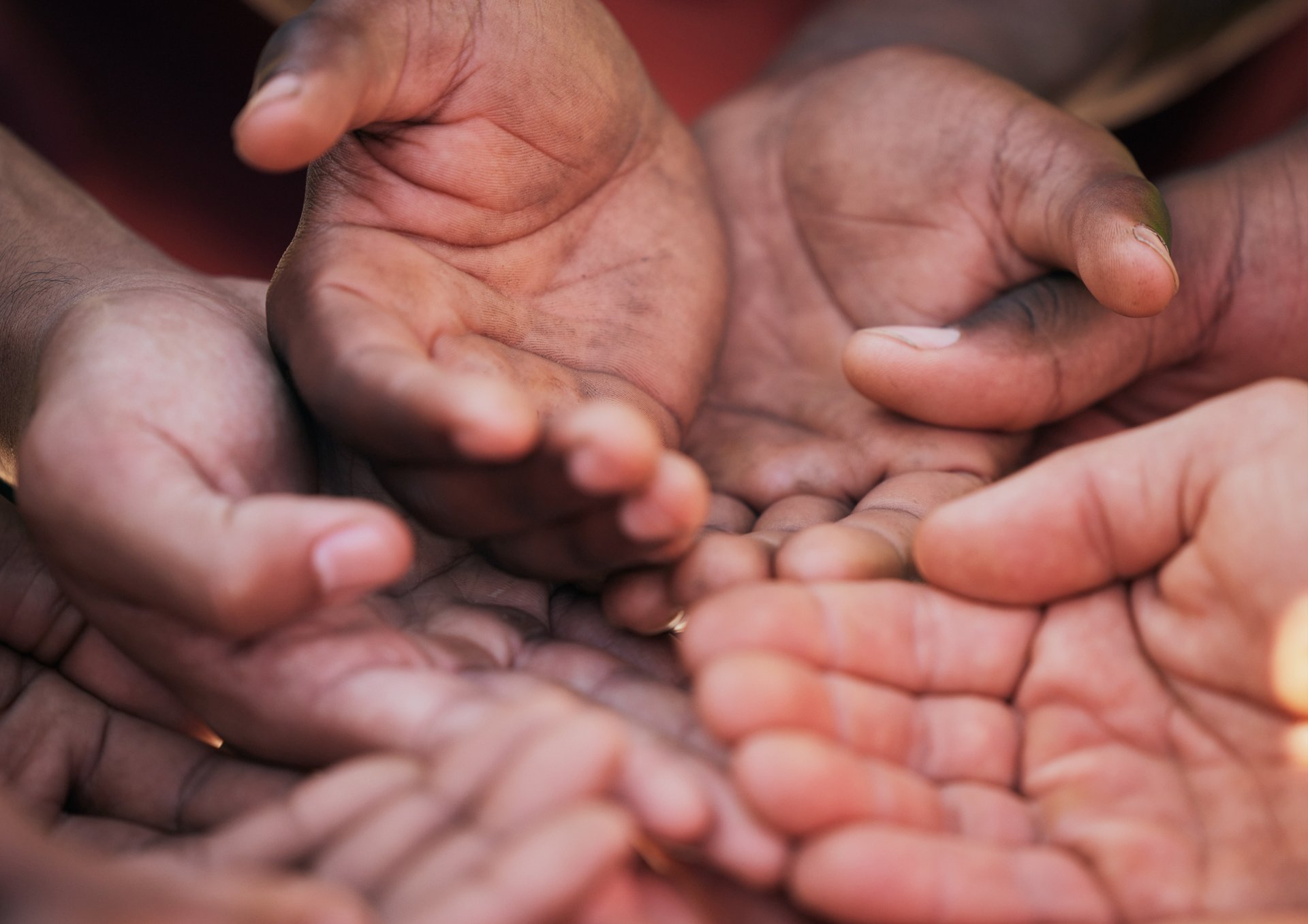 gray computer monitor