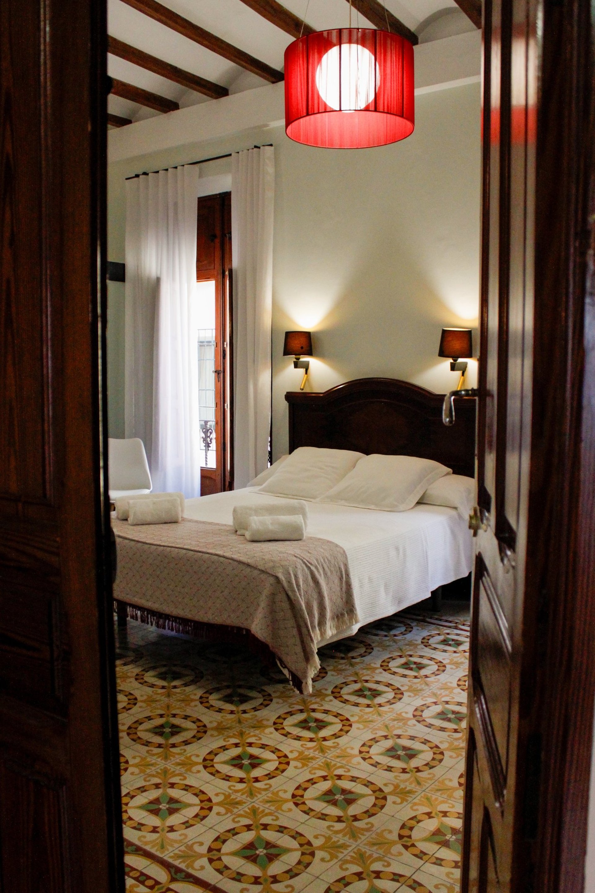 black and white bed linen