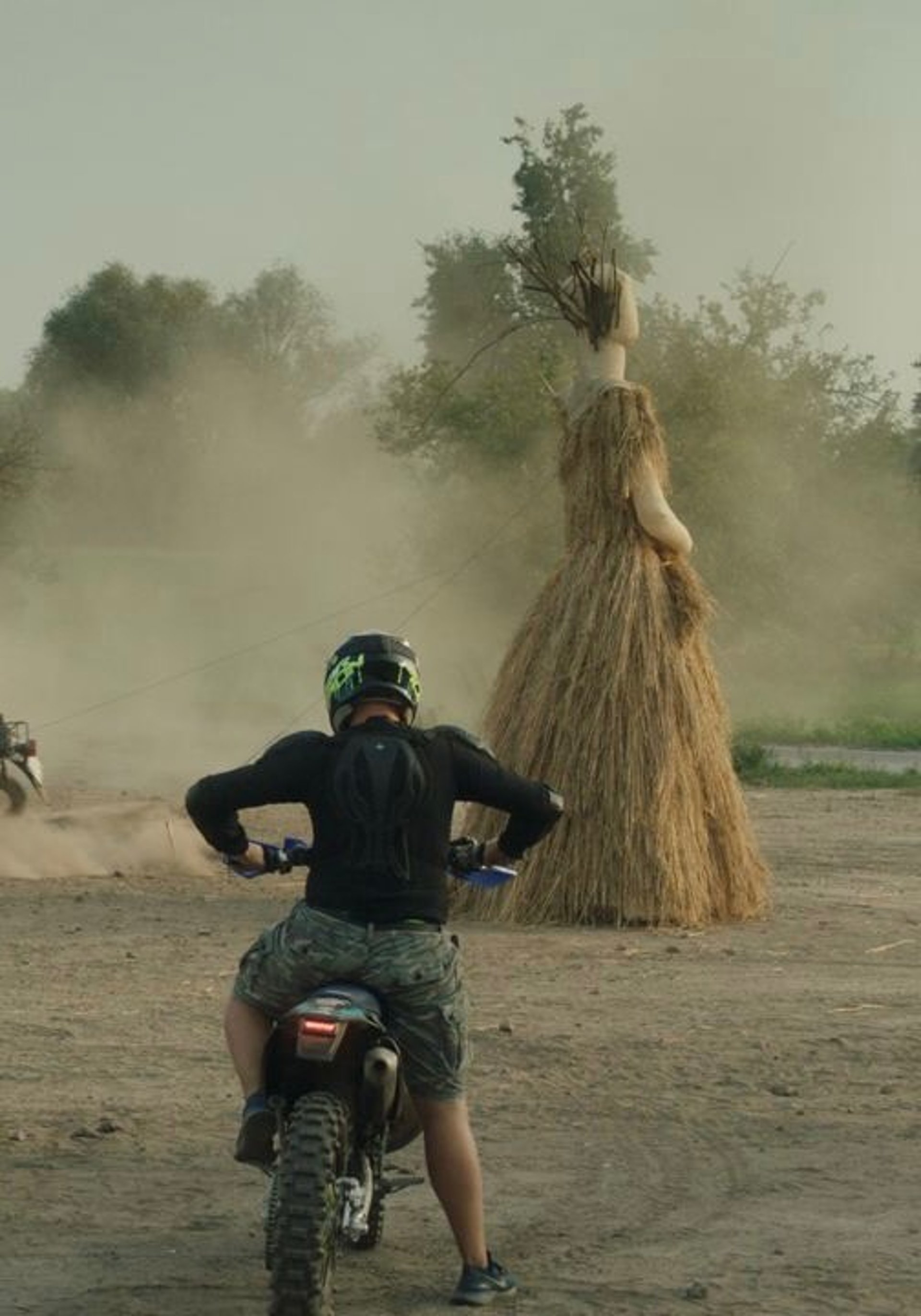 black and white bed linen