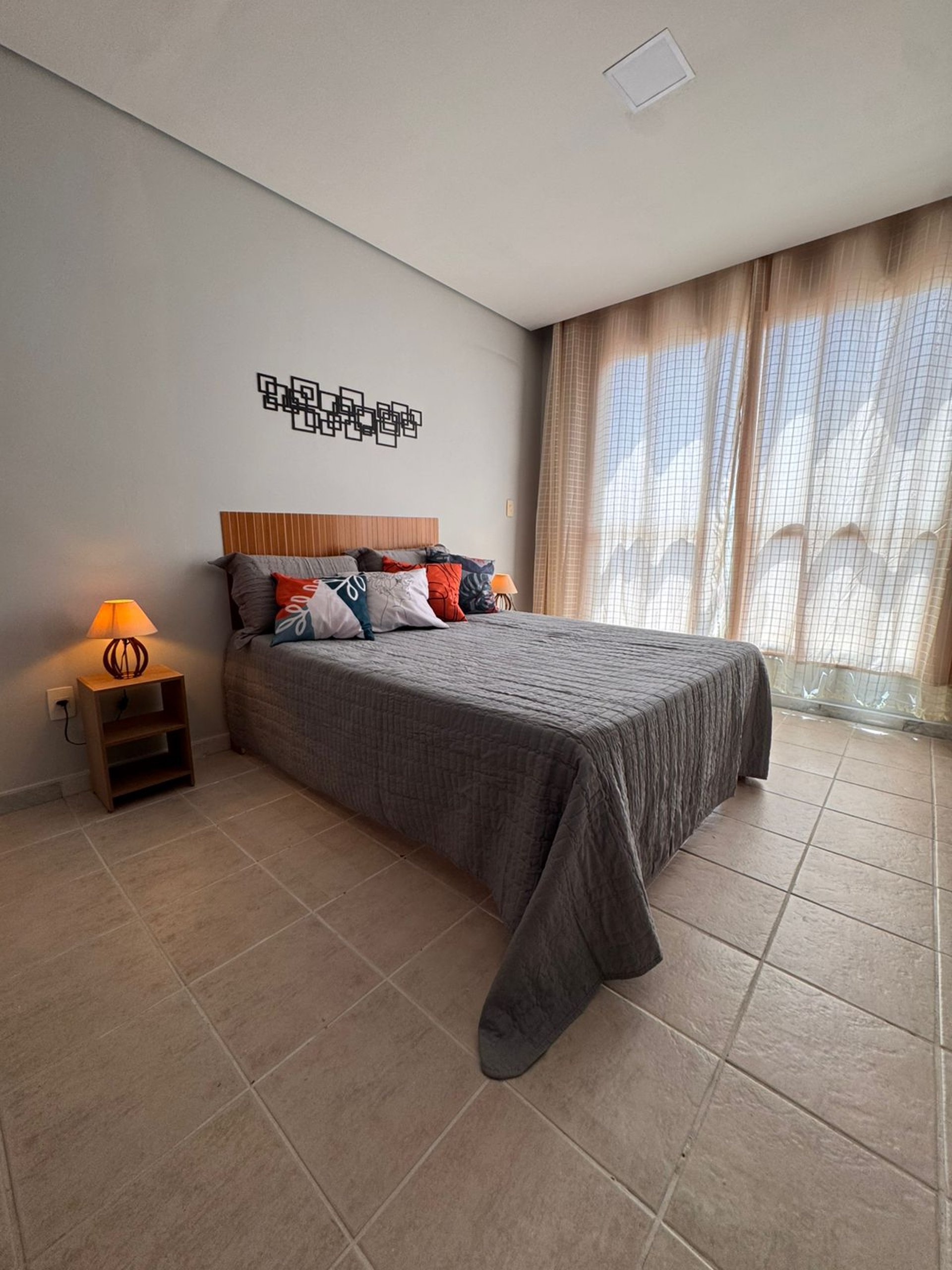 black and white bed linen