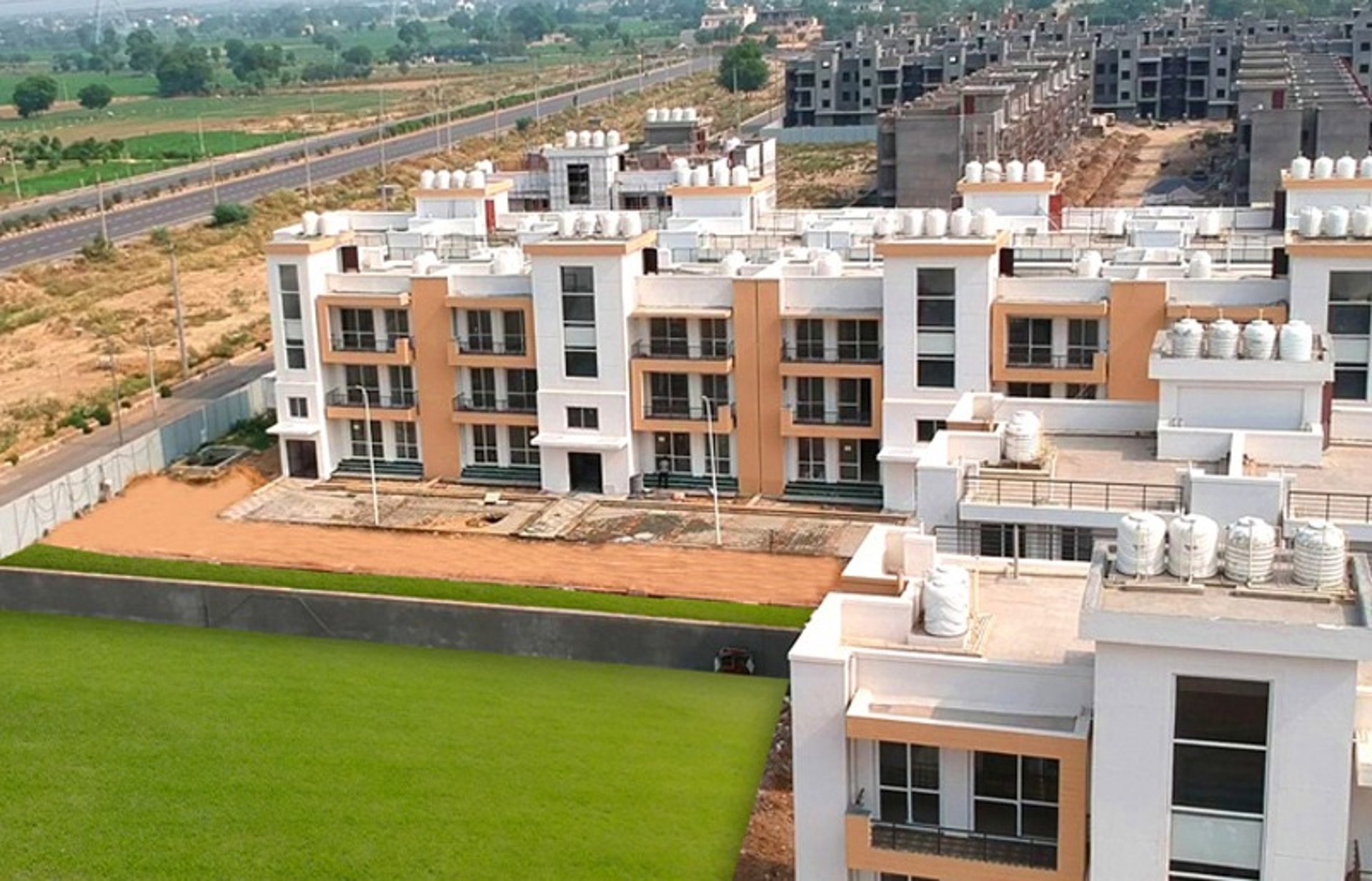 gray computer monitor