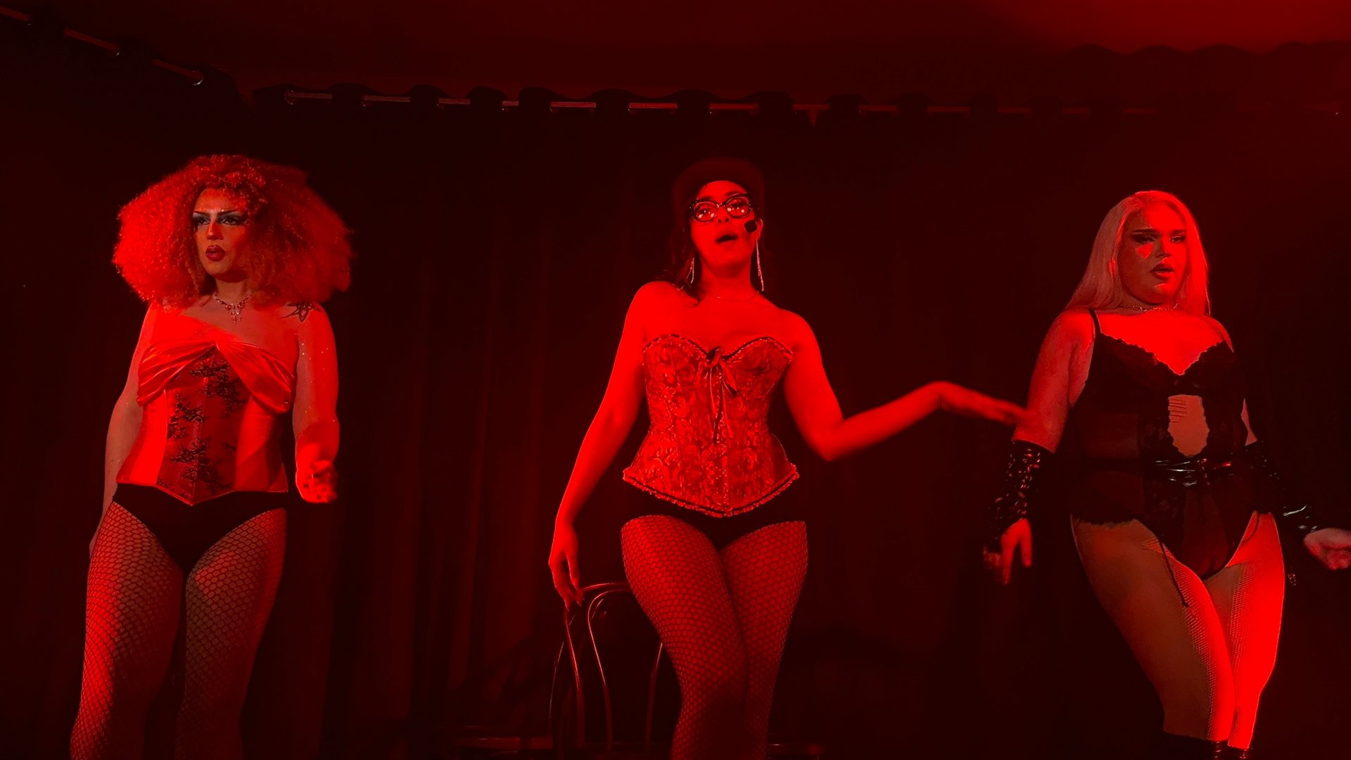 black and white bed linen