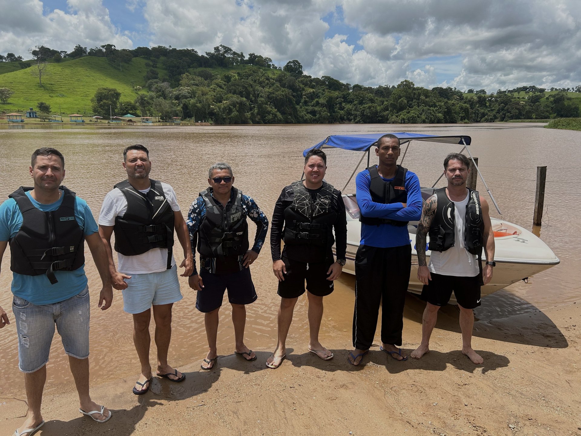 black and brown leather padded tub sofa