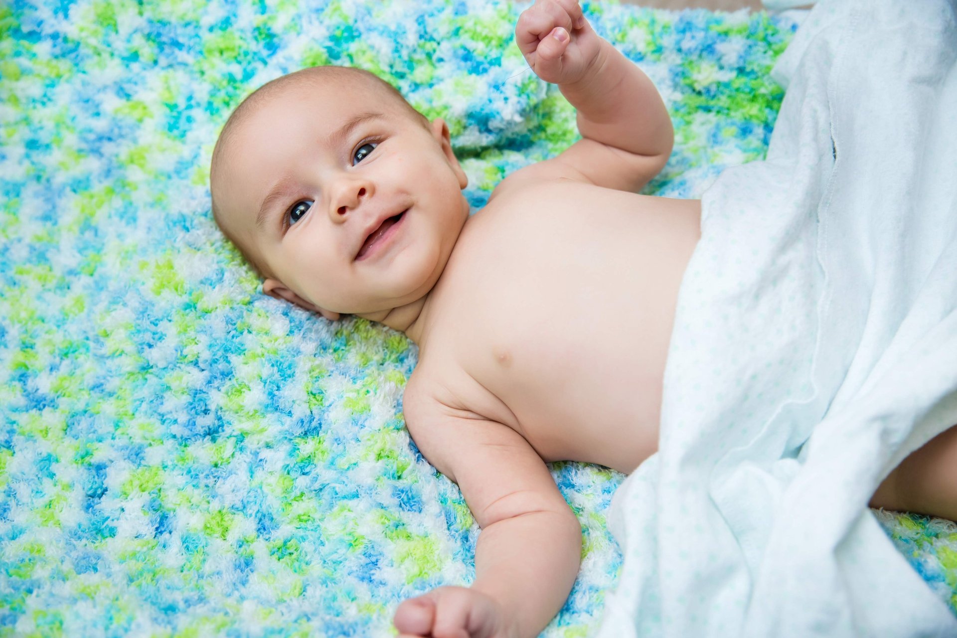 gray computer monitor