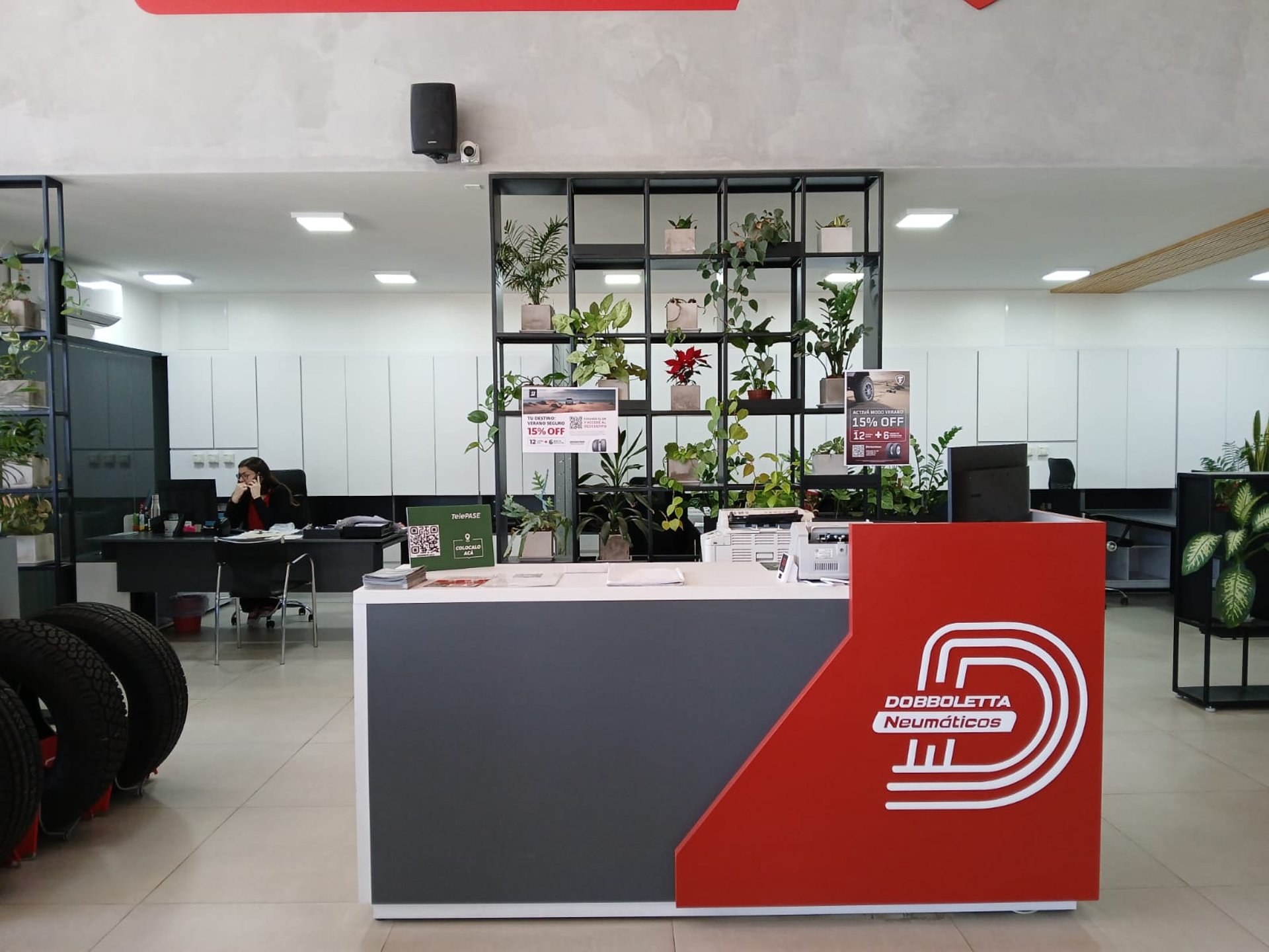 red and black formula 1