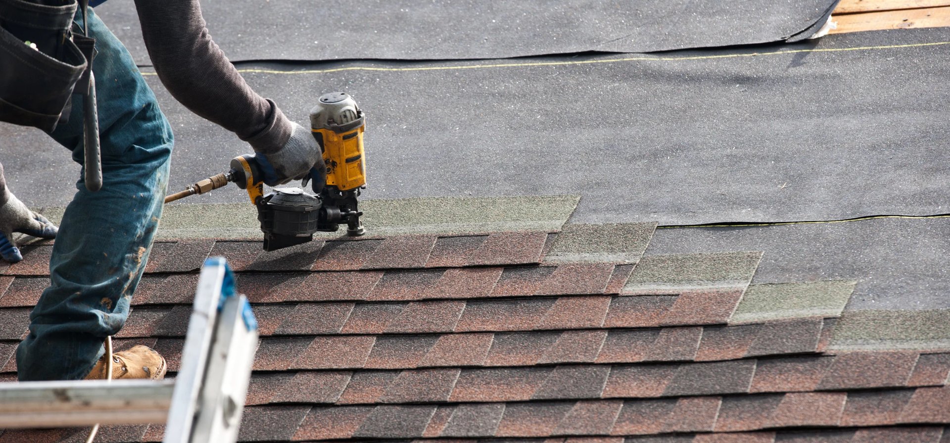 black and white bed linen