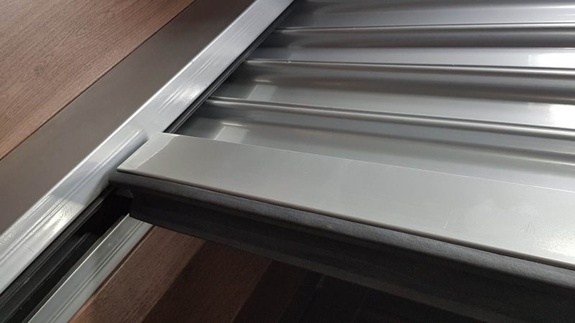 black and white bed linen