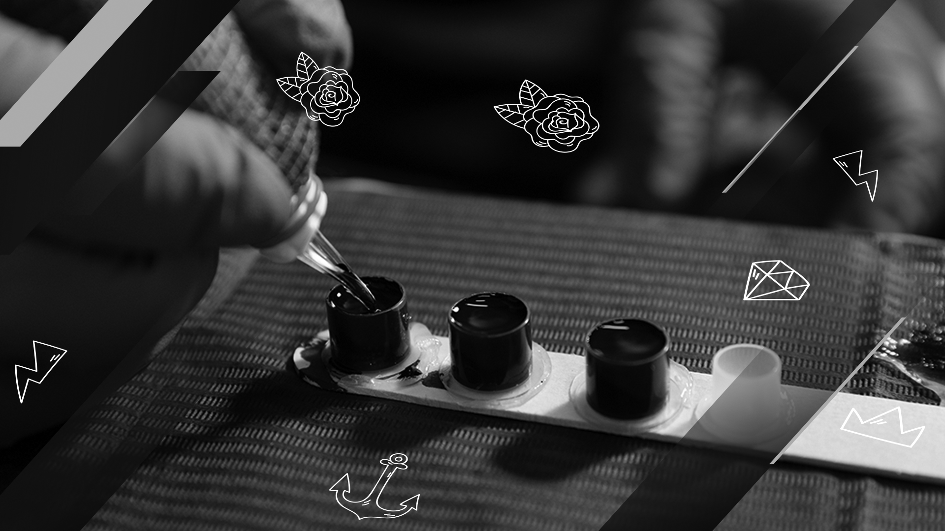 black and white bed linen