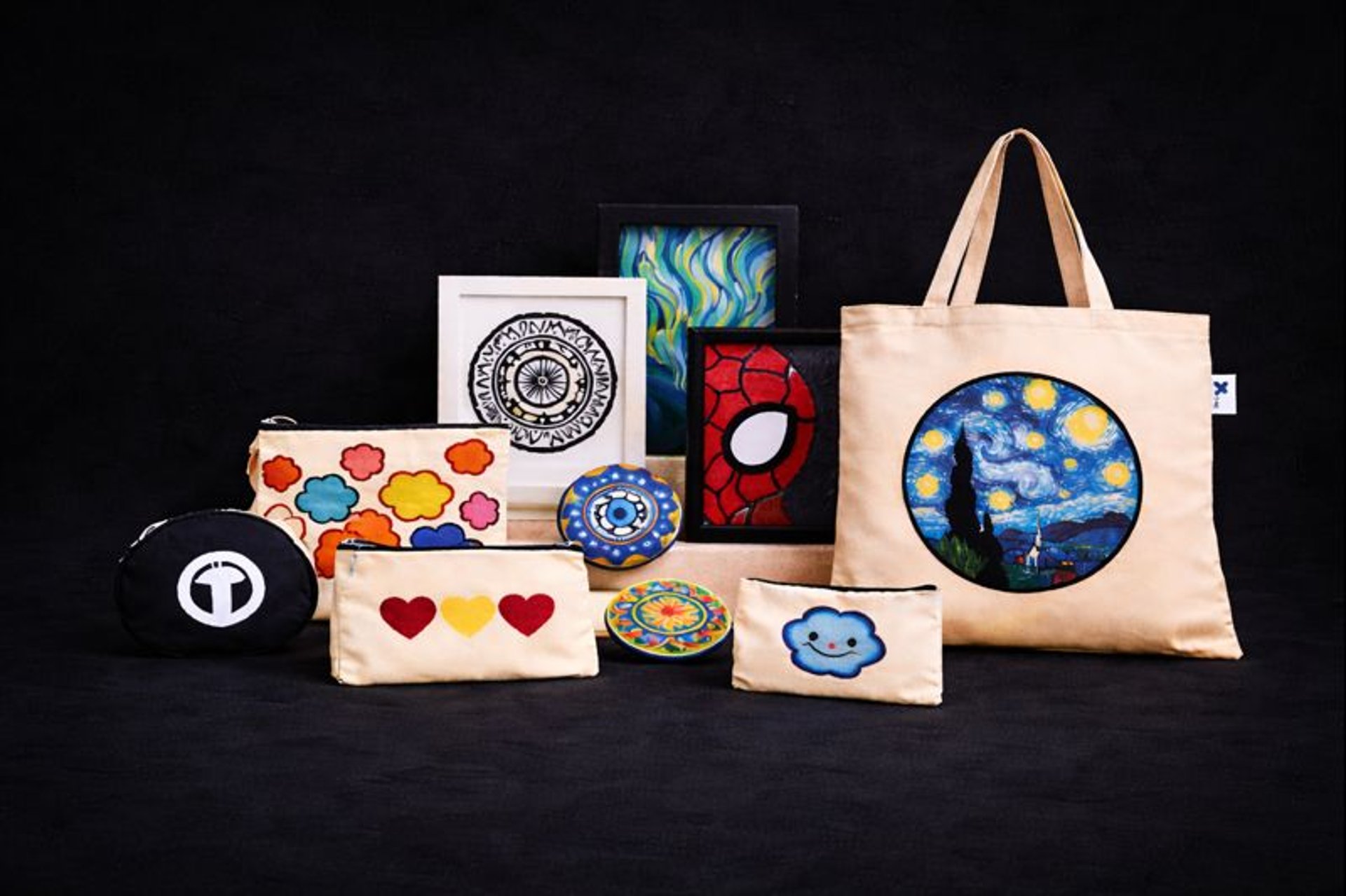 black and white bed linen