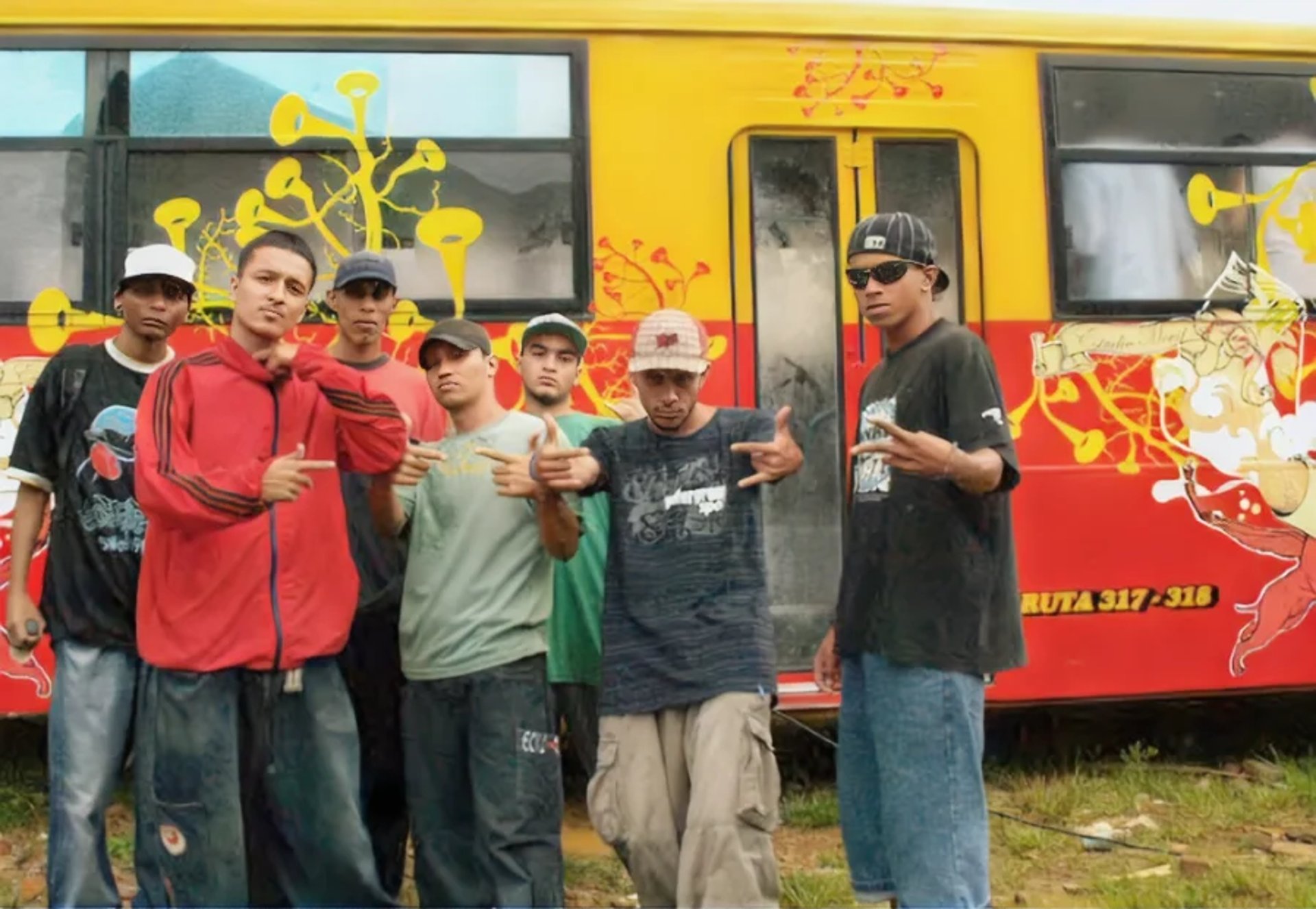 gray computer monitor