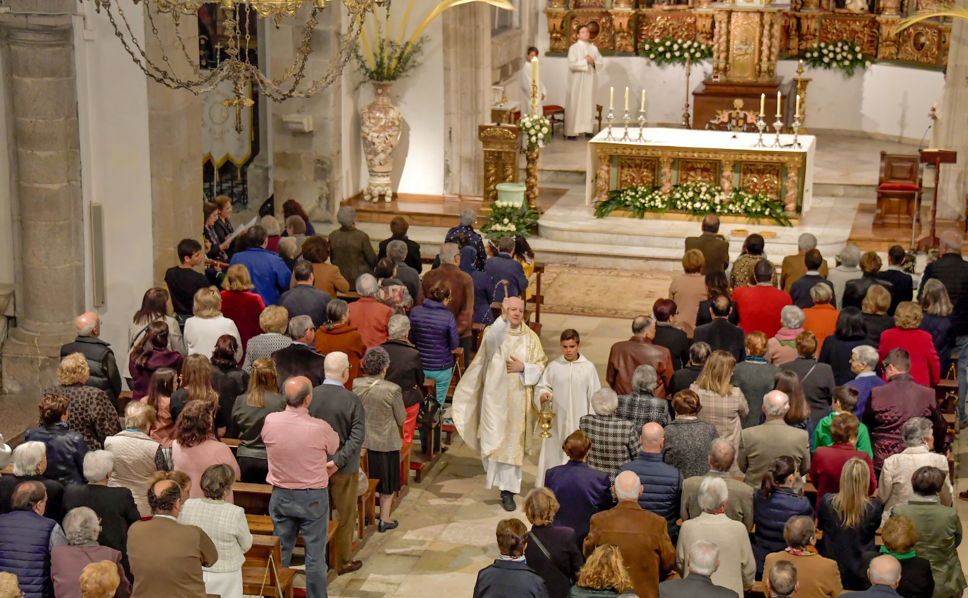 black and white bed linen