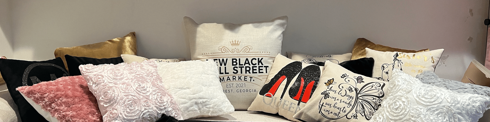 black and white bed linen