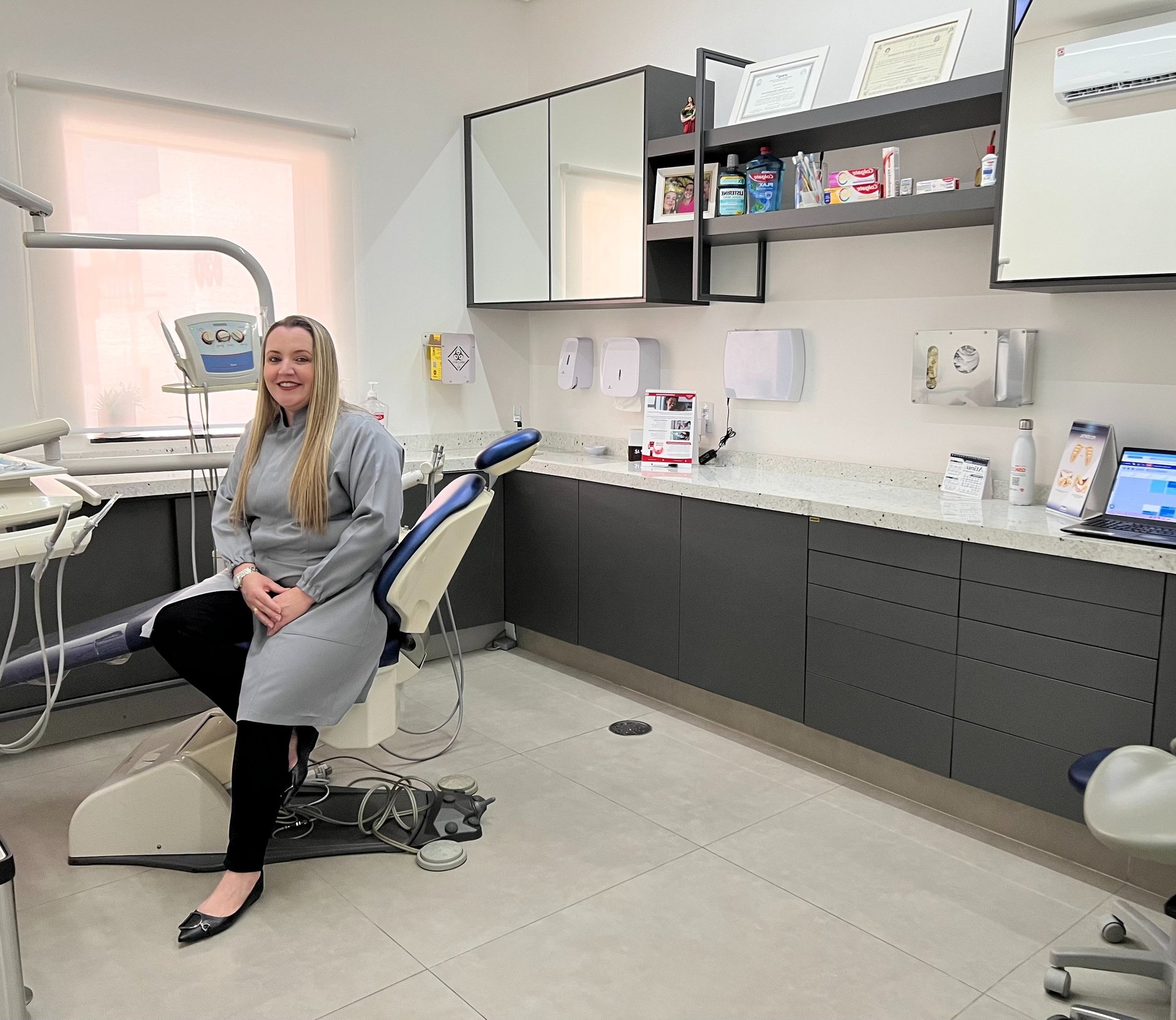 black and brown leather padded tub sofa