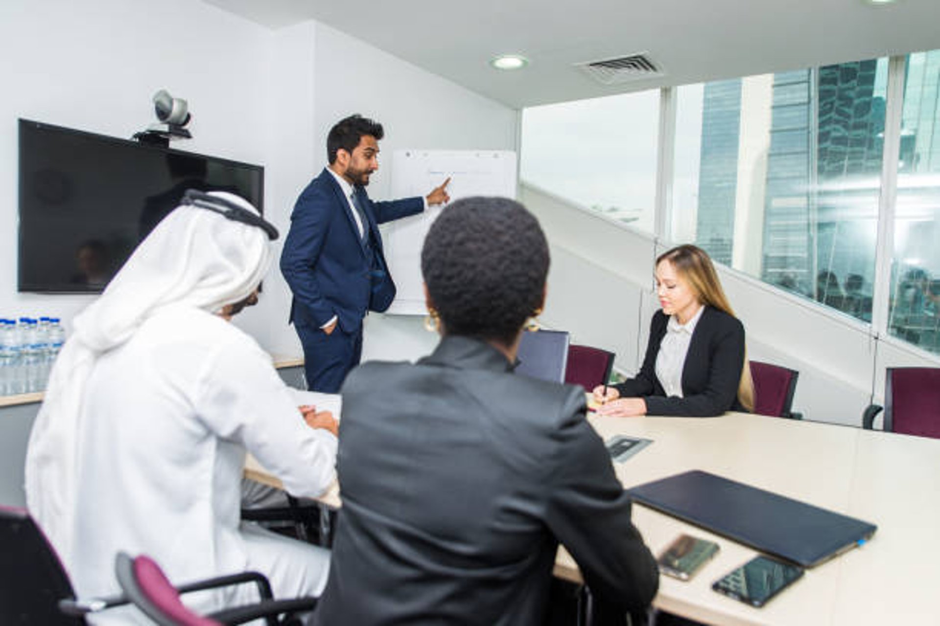 black and white bed linen