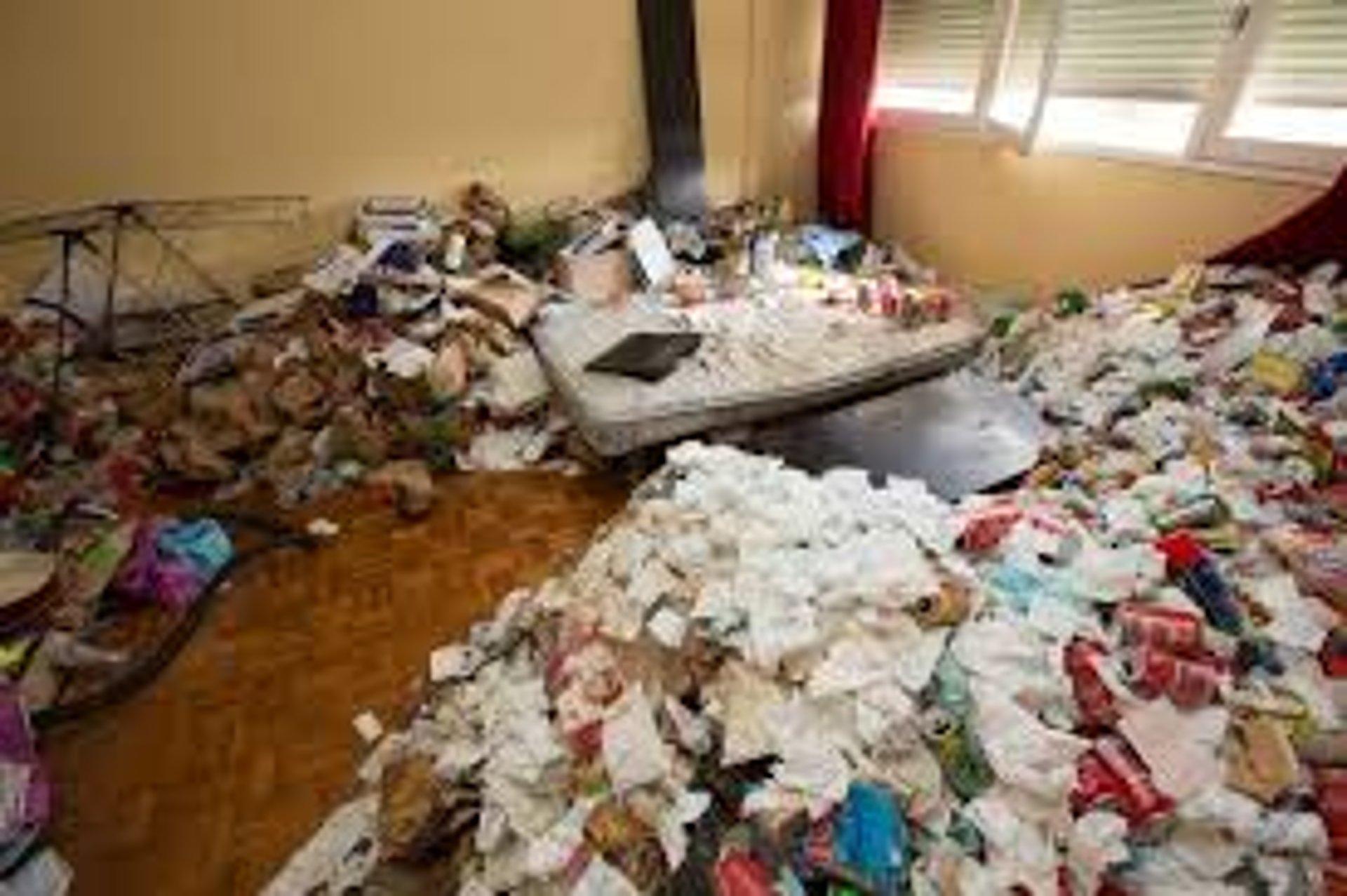 black and white bed linen