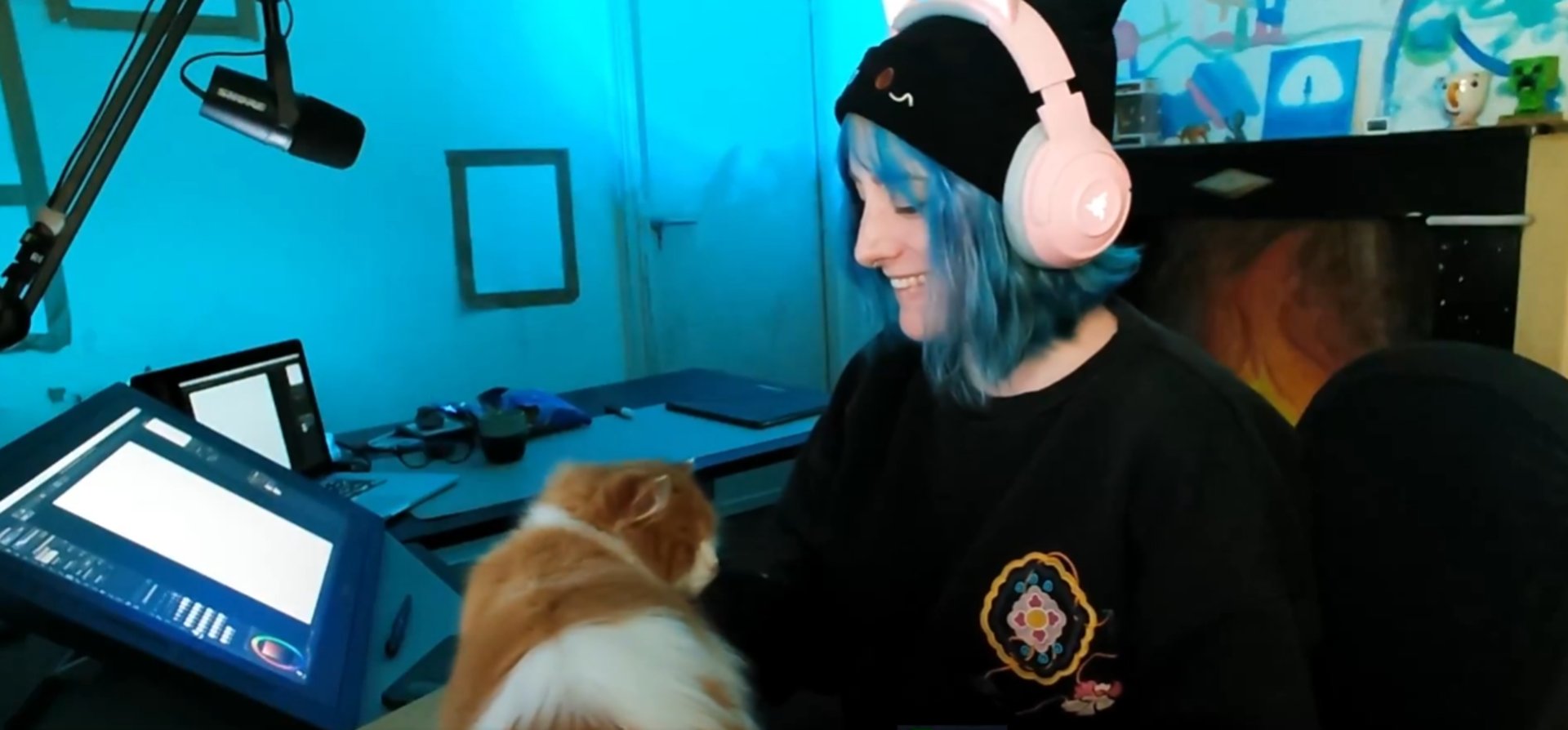 black and white bed linen