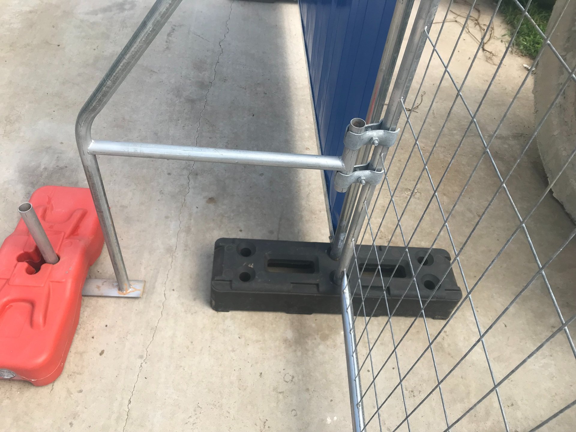 an abstract photo of a curved building with a blue sky in the background