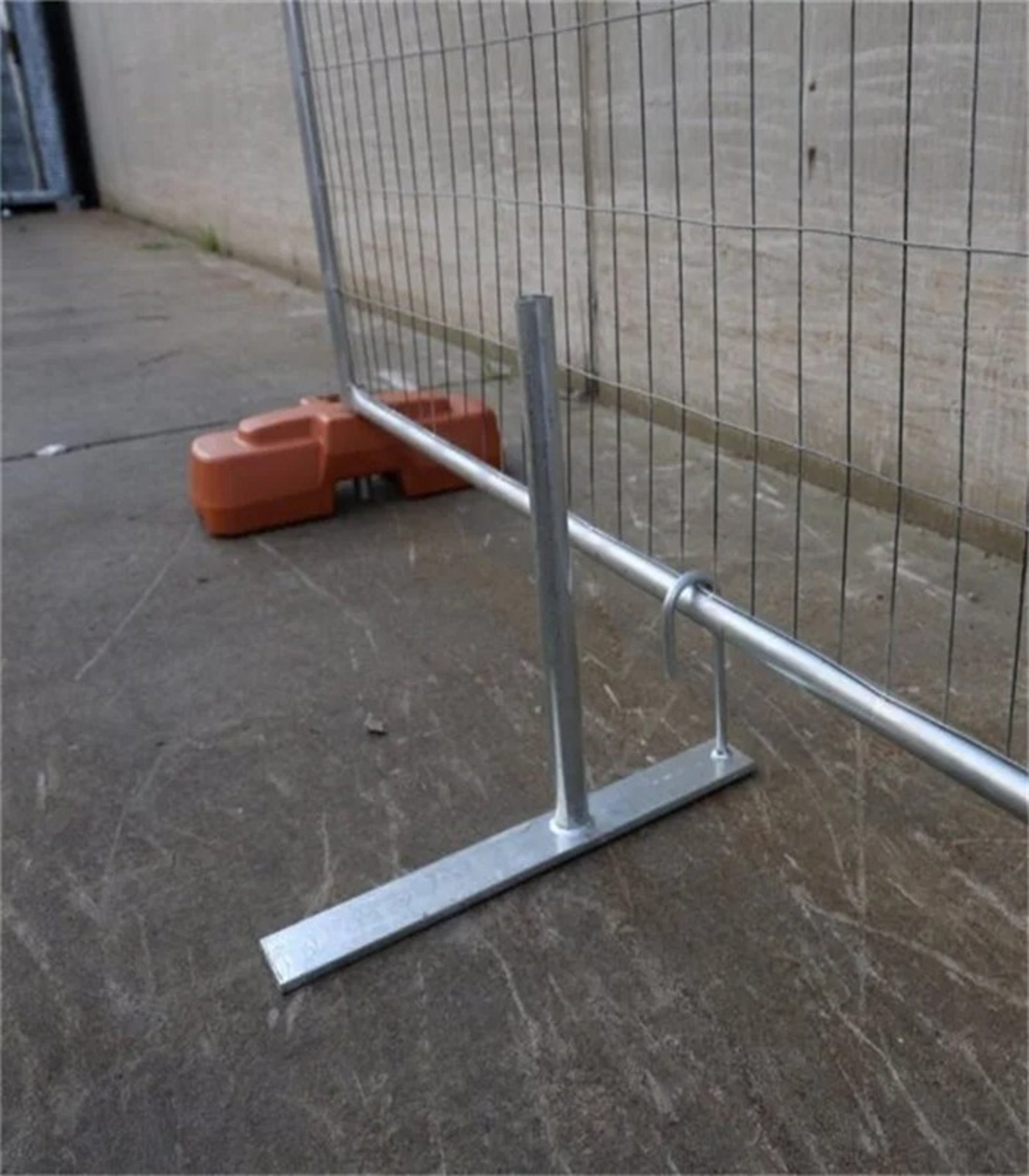 an abstract photo of a curved building with a blue sky in the background