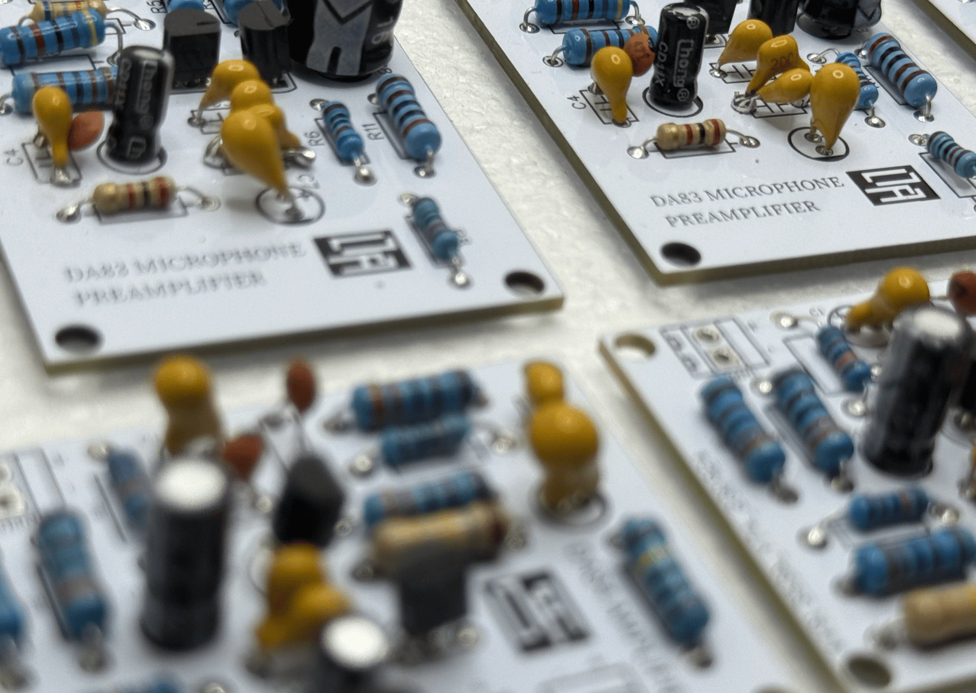 gray computer monitor