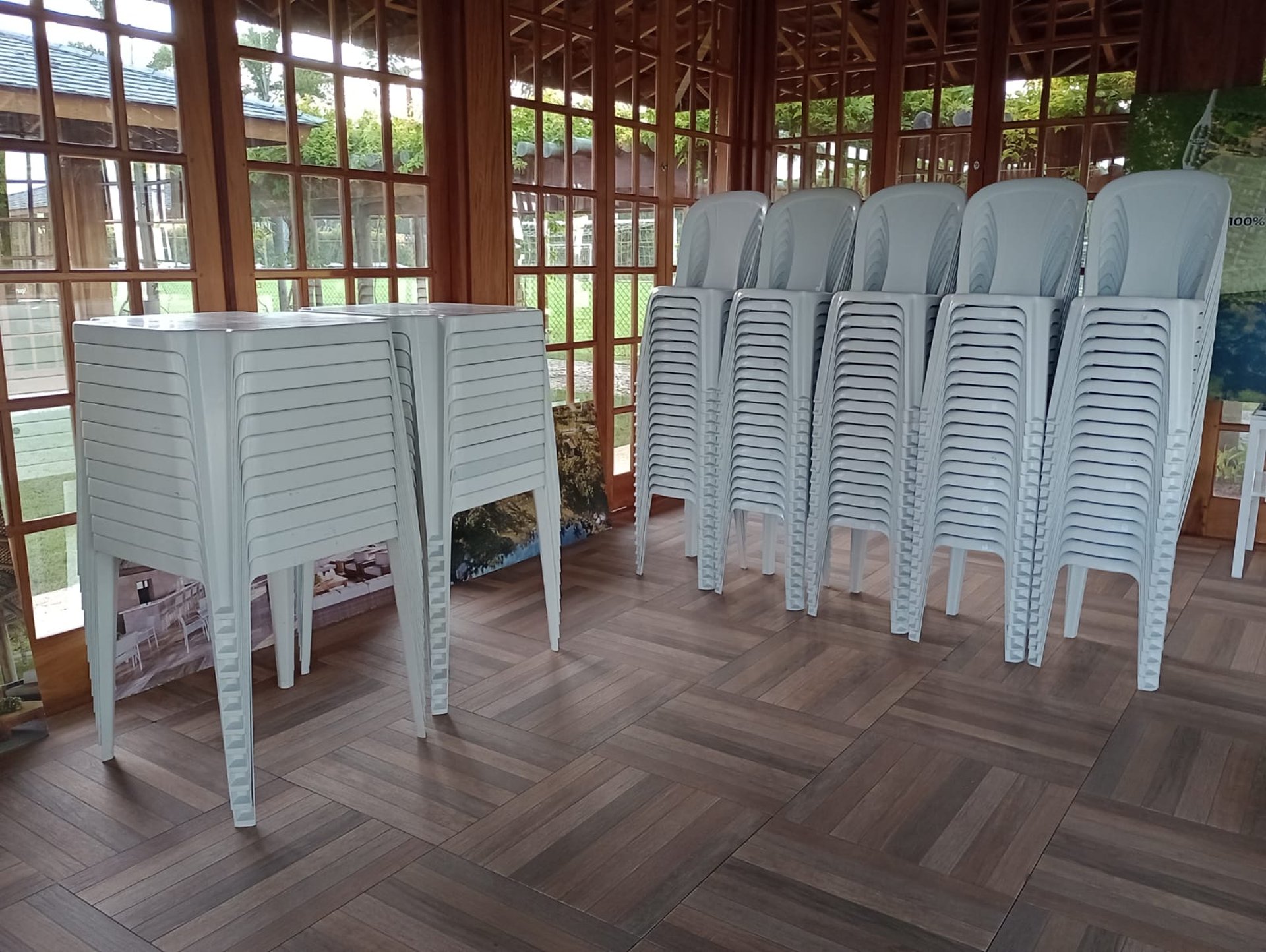 black and white bed linen