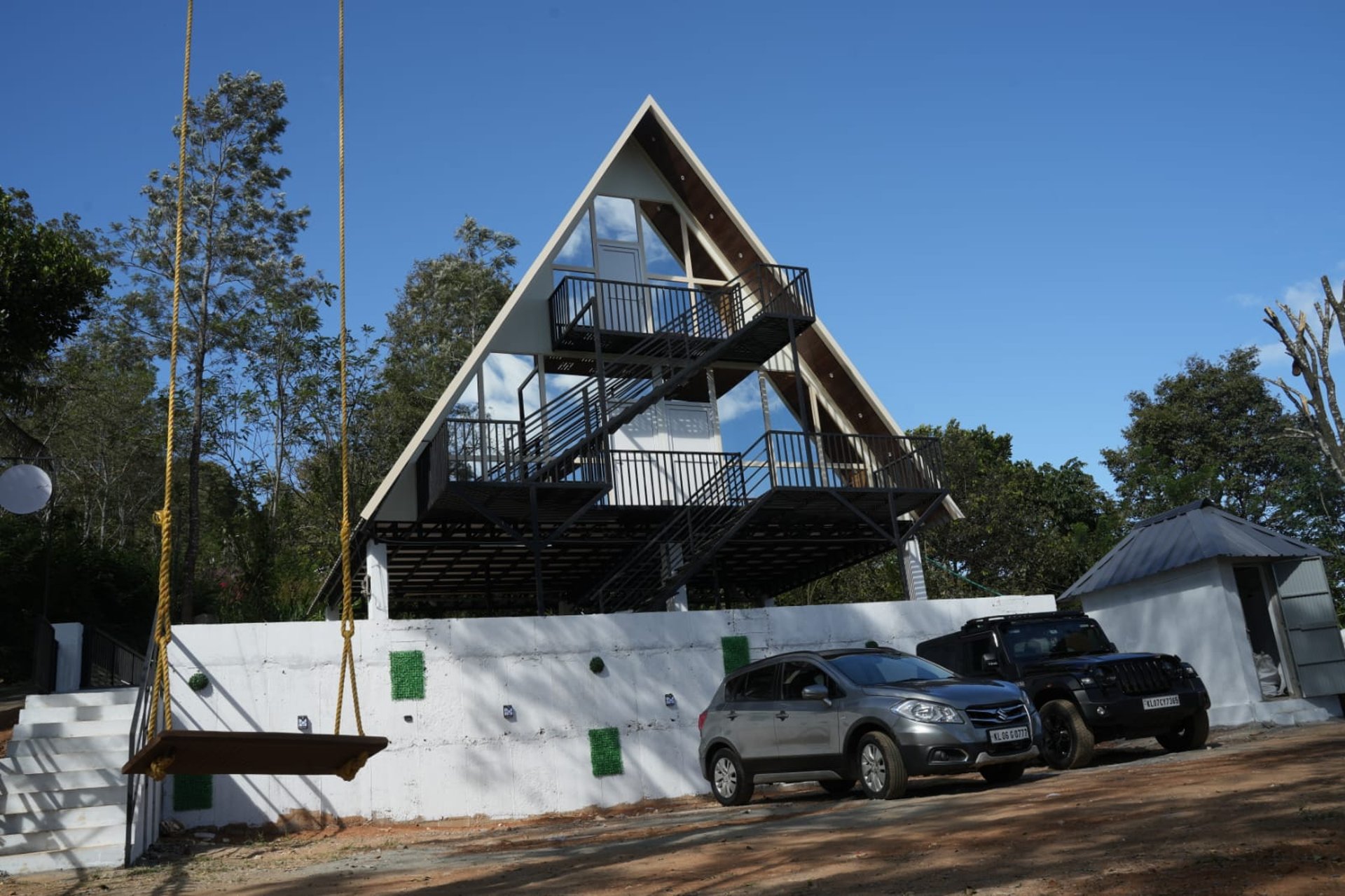 black and white bed linen