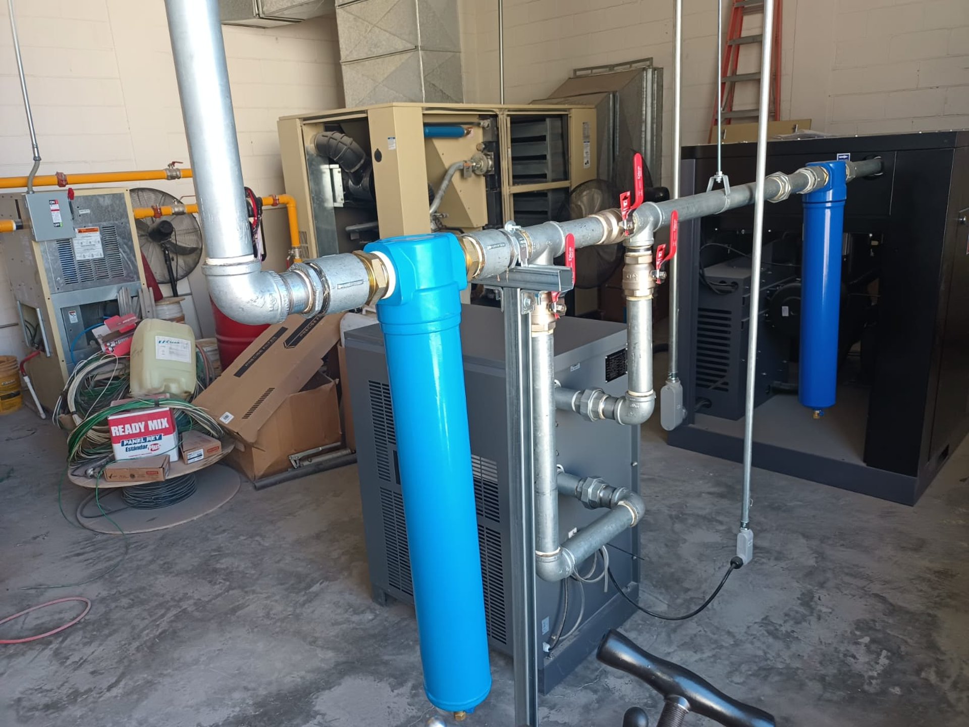 gray computer monitor