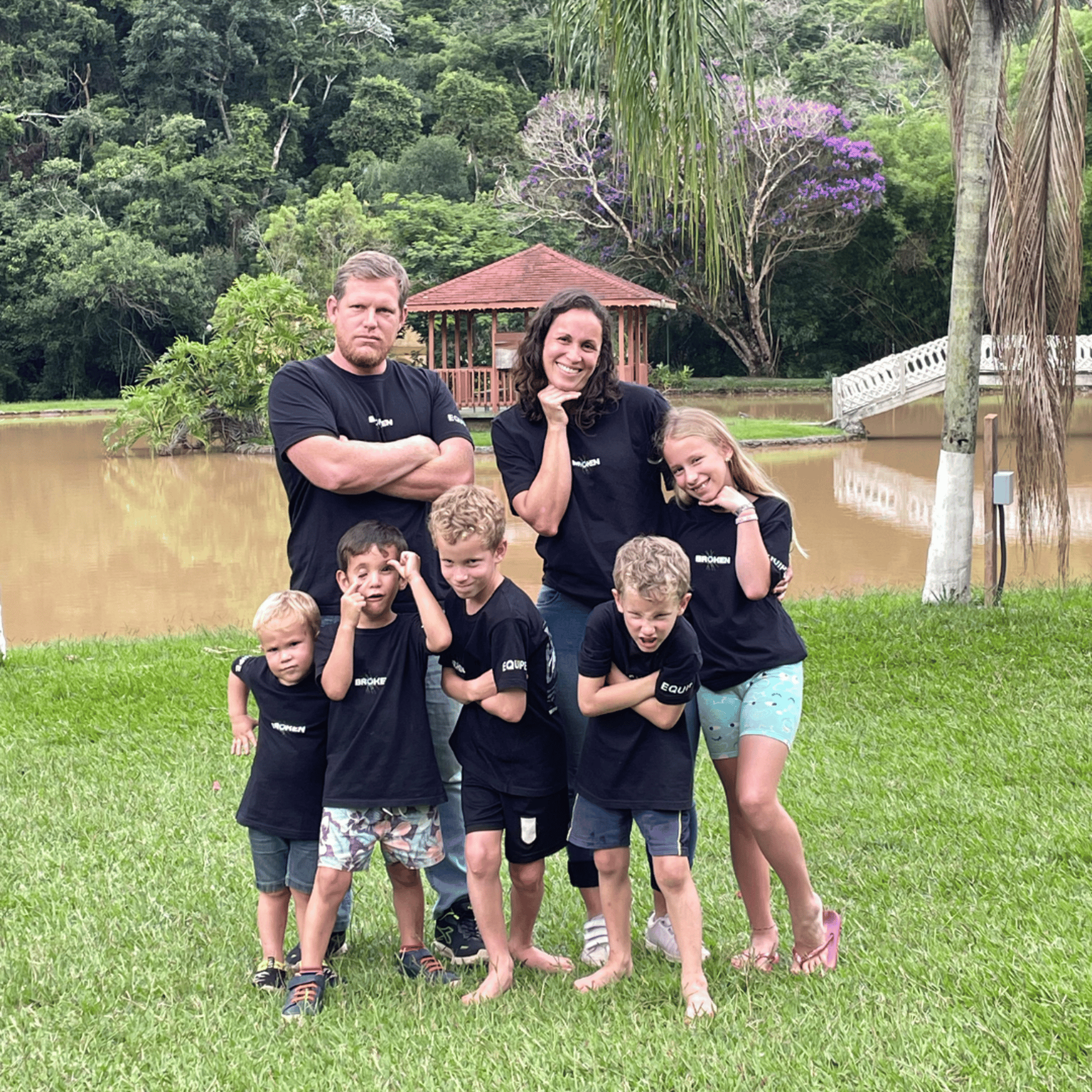 black and white bed linen