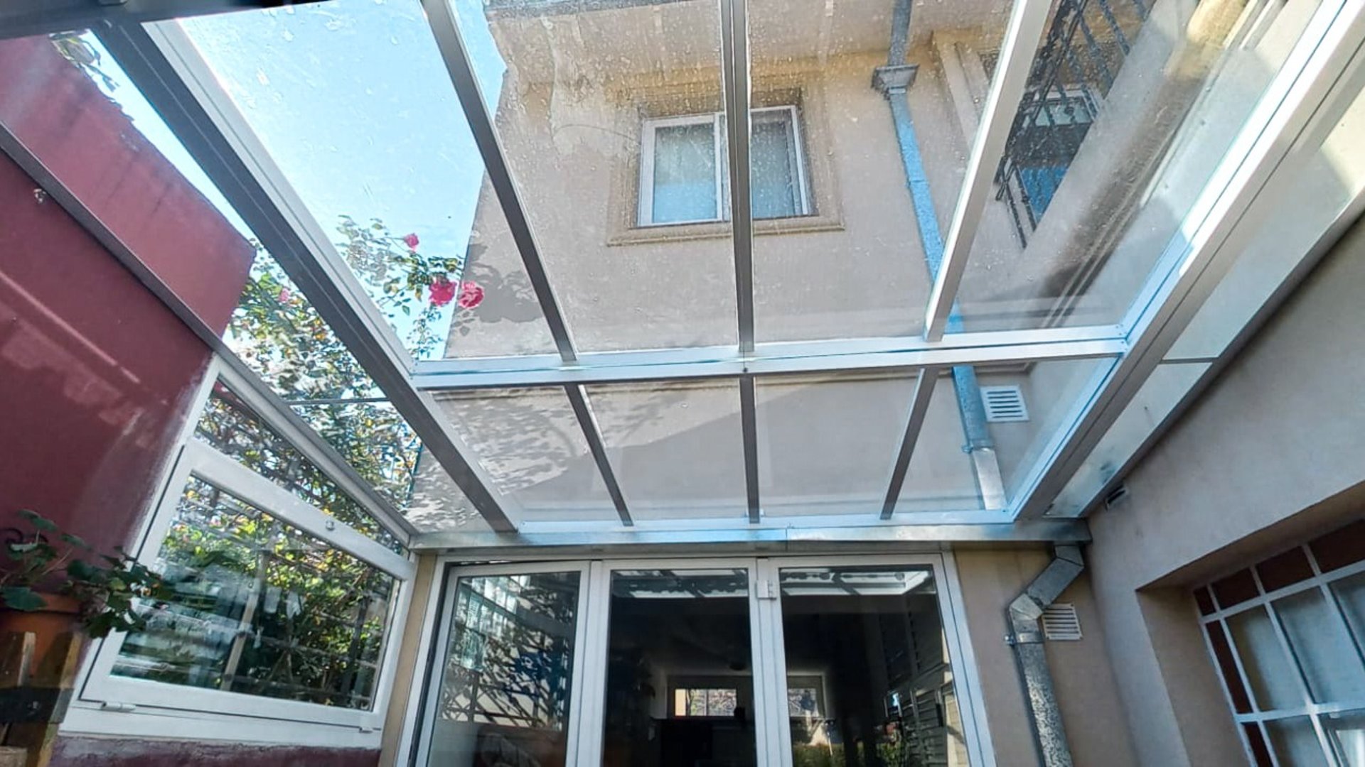 black and white bed linen