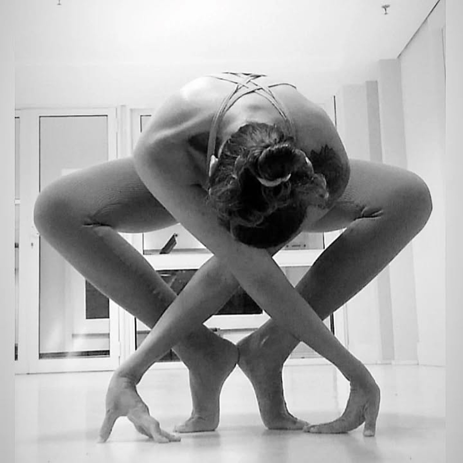 black and white bed linen