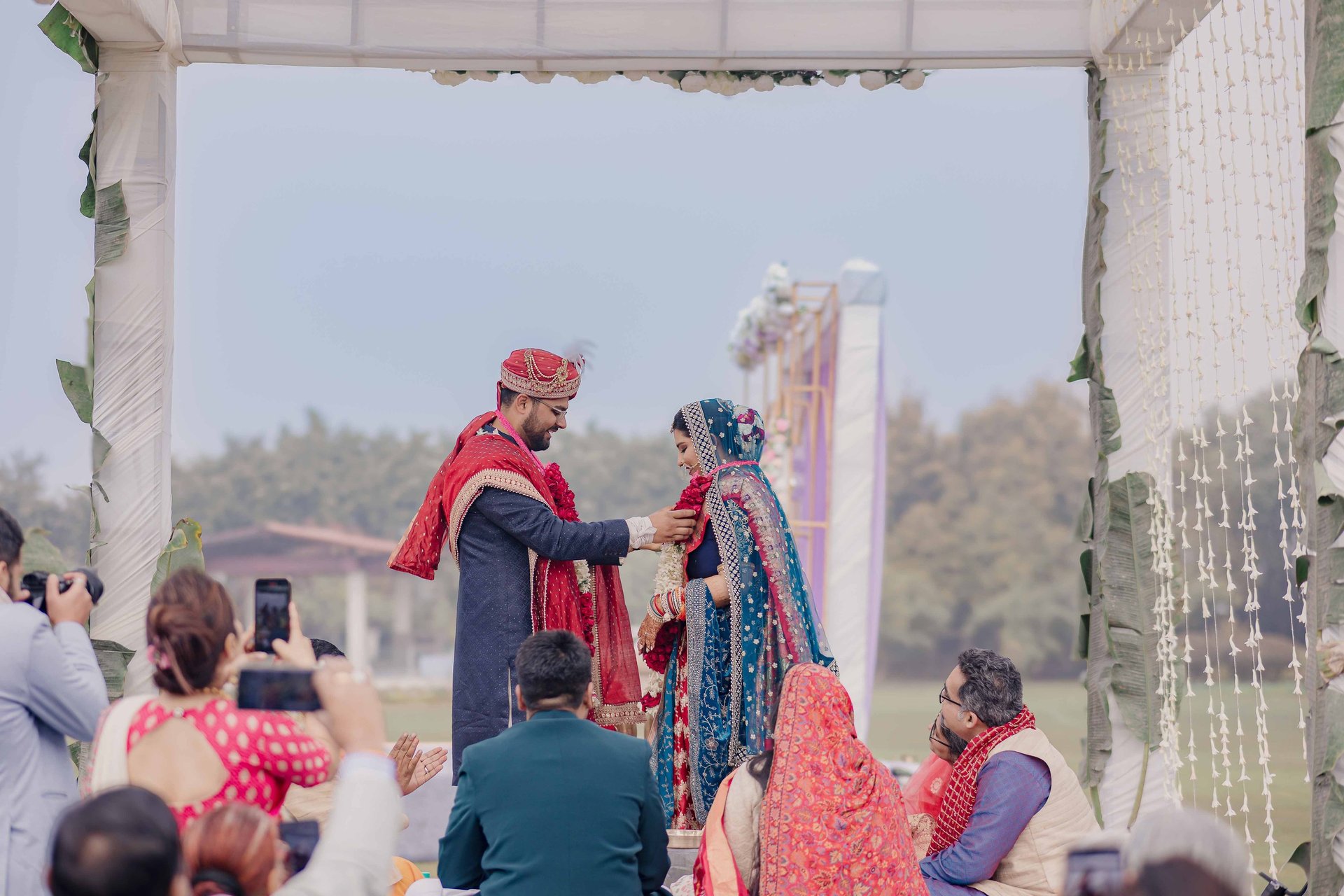 black and white bed linen