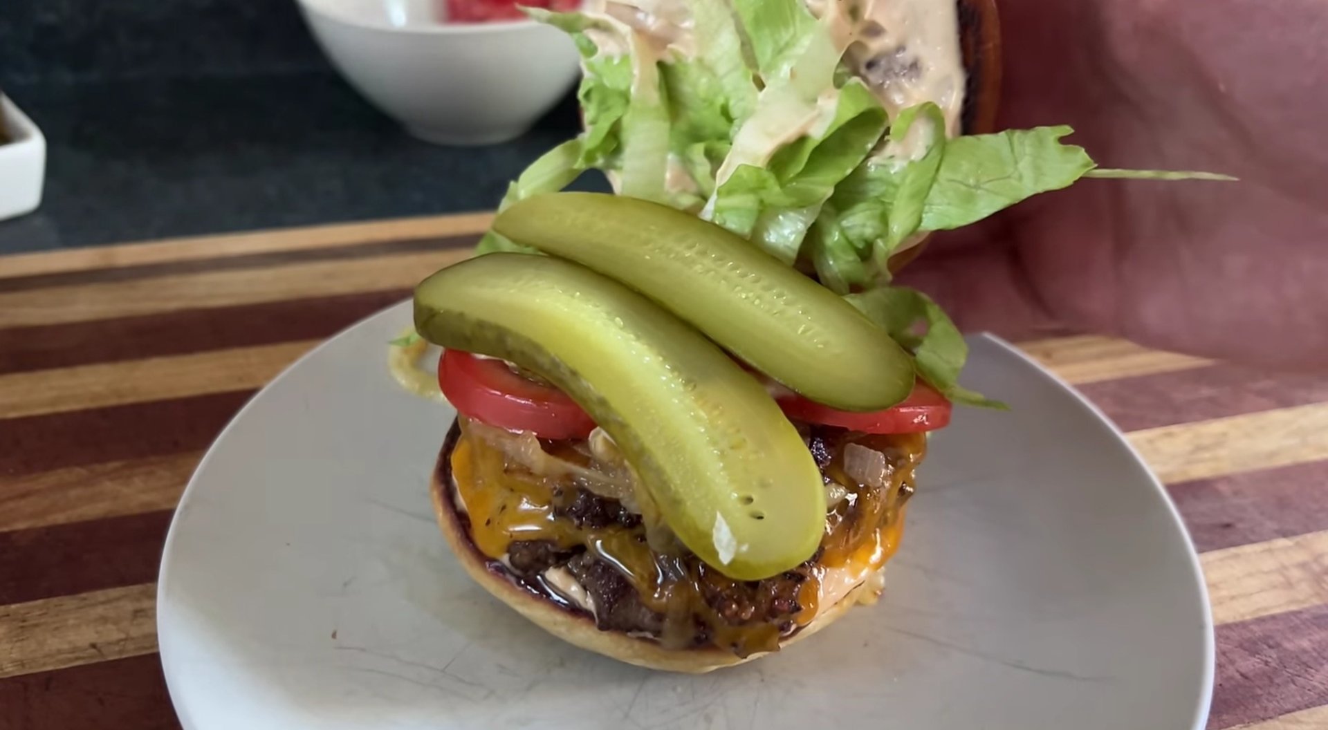 How to Make the Perfect Smashburger at Home