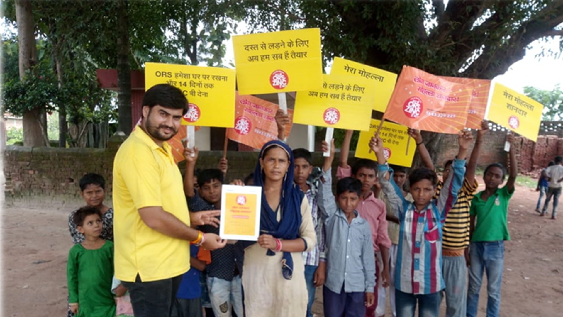 gray computer monitor