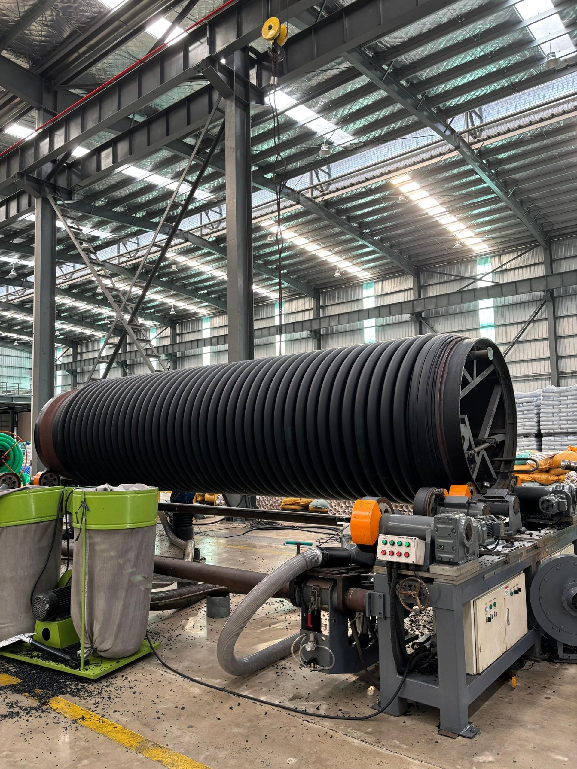 black and white bed linen