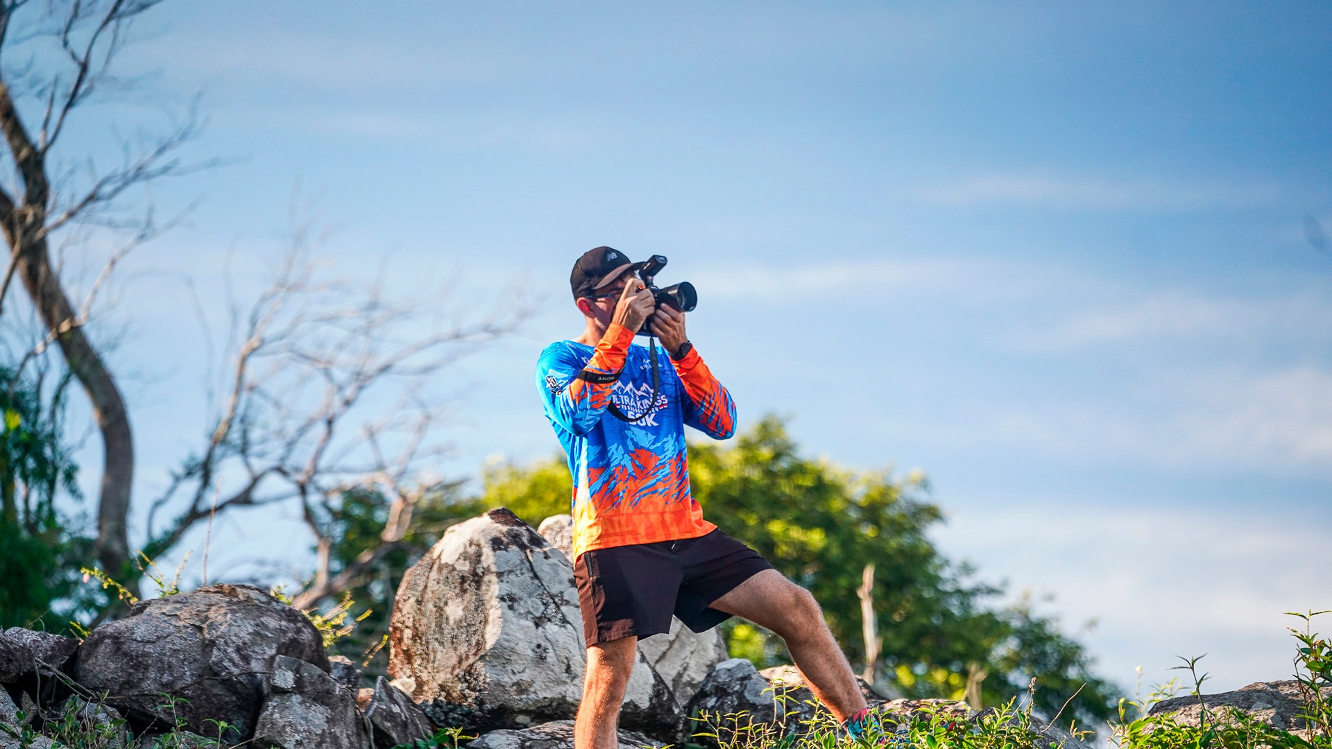 an abstract photo of a curved building with a blue sky in the background