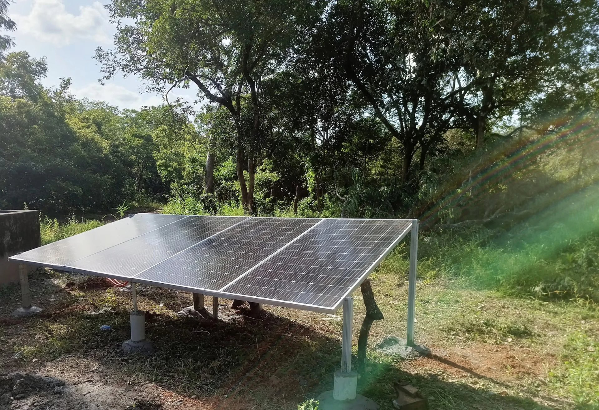 gray computer monitor