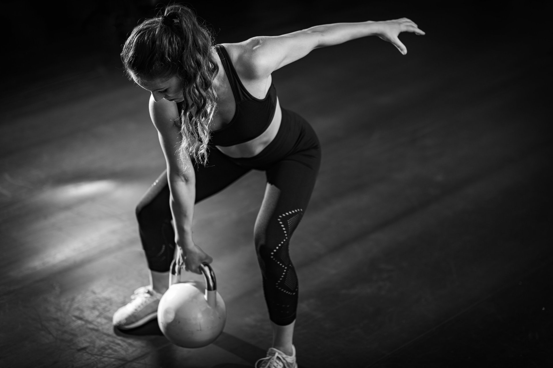 gray computer monitor