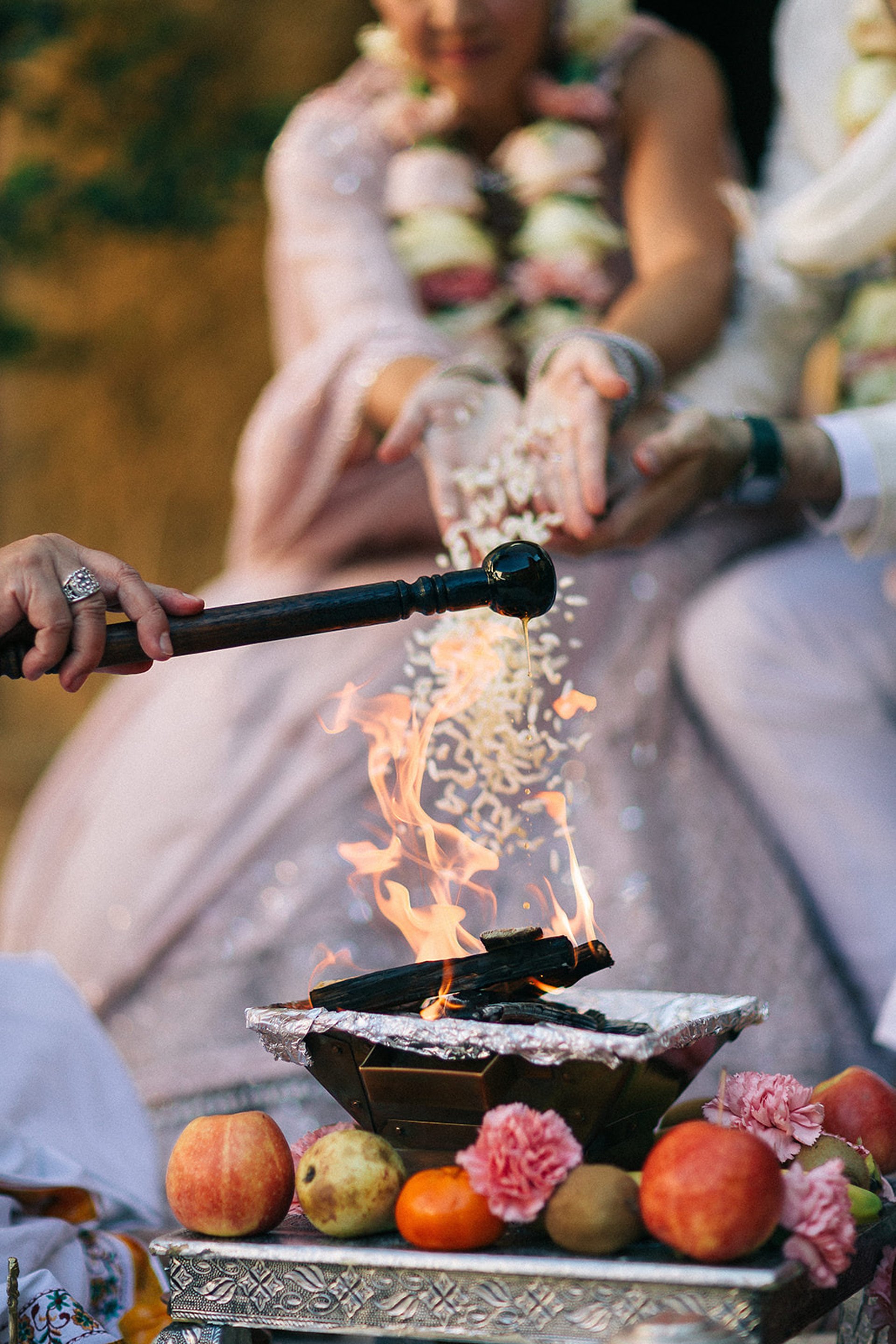 gray computer monitor