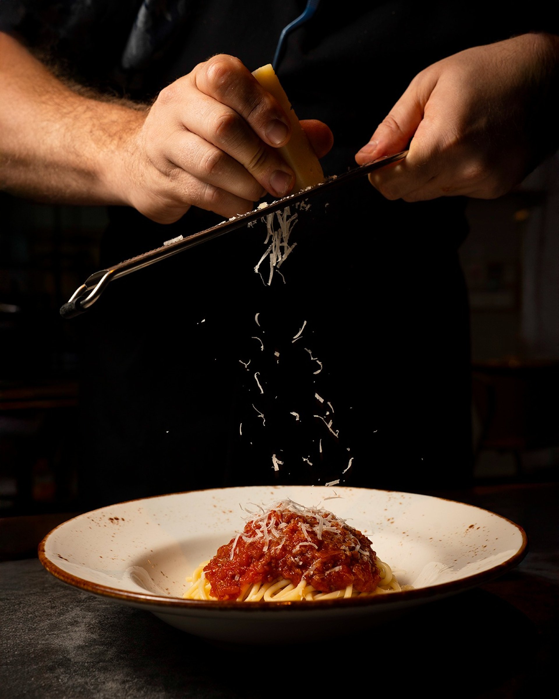 black and white bed linen