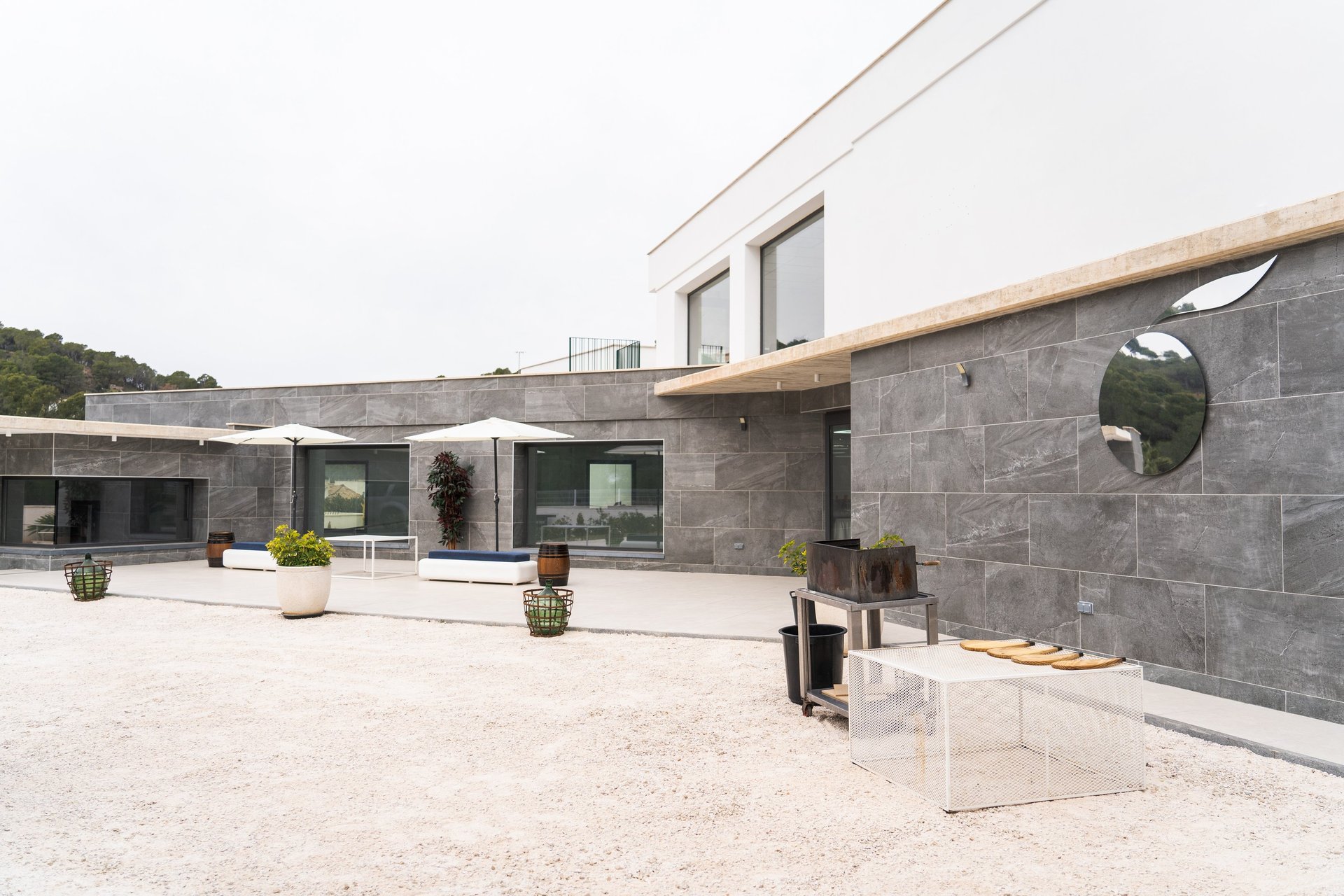 black and brown leather padded tub sofa