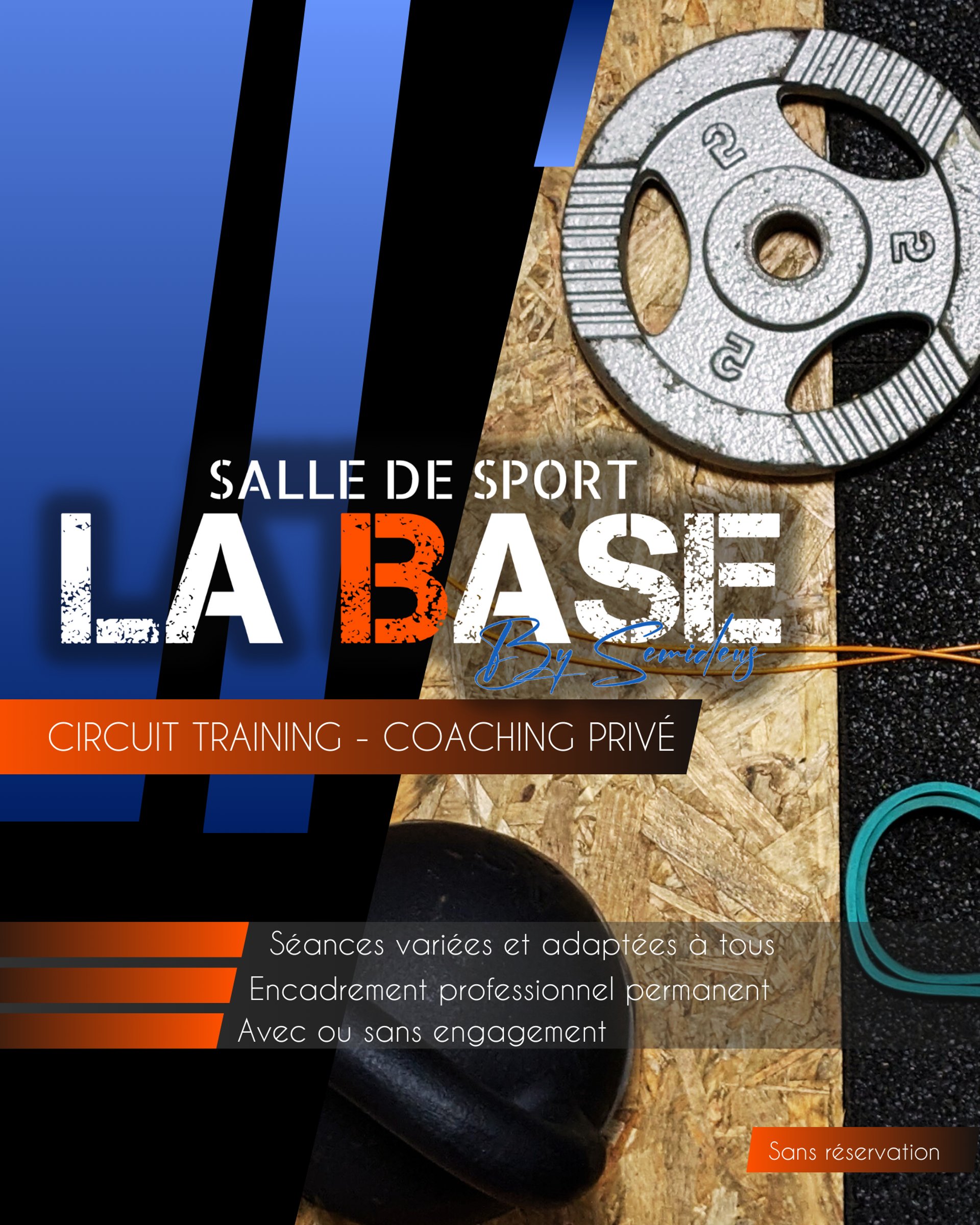 man holding black barbell