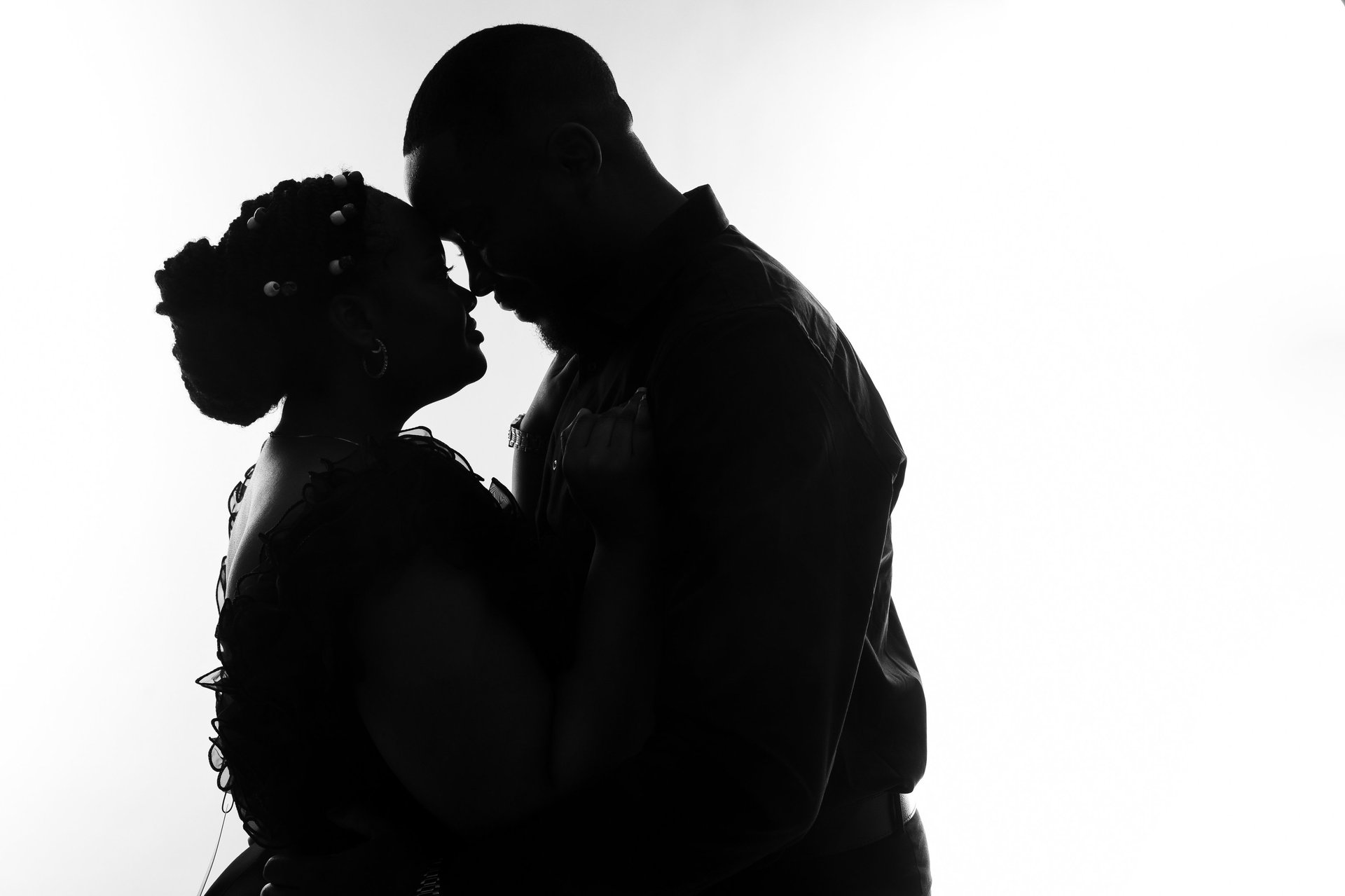 black and white bed linen