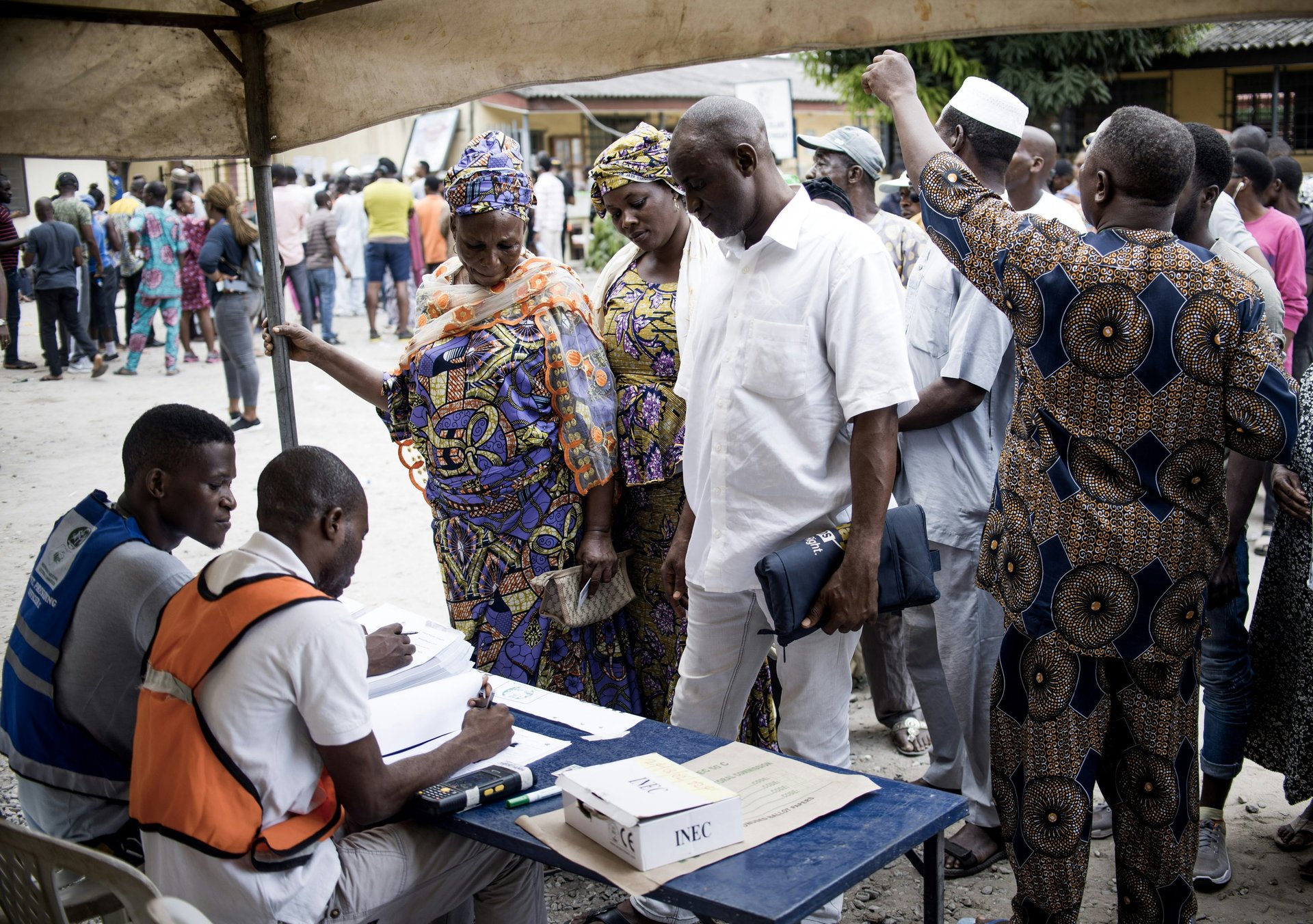 black and brown leather padded tub sofa
